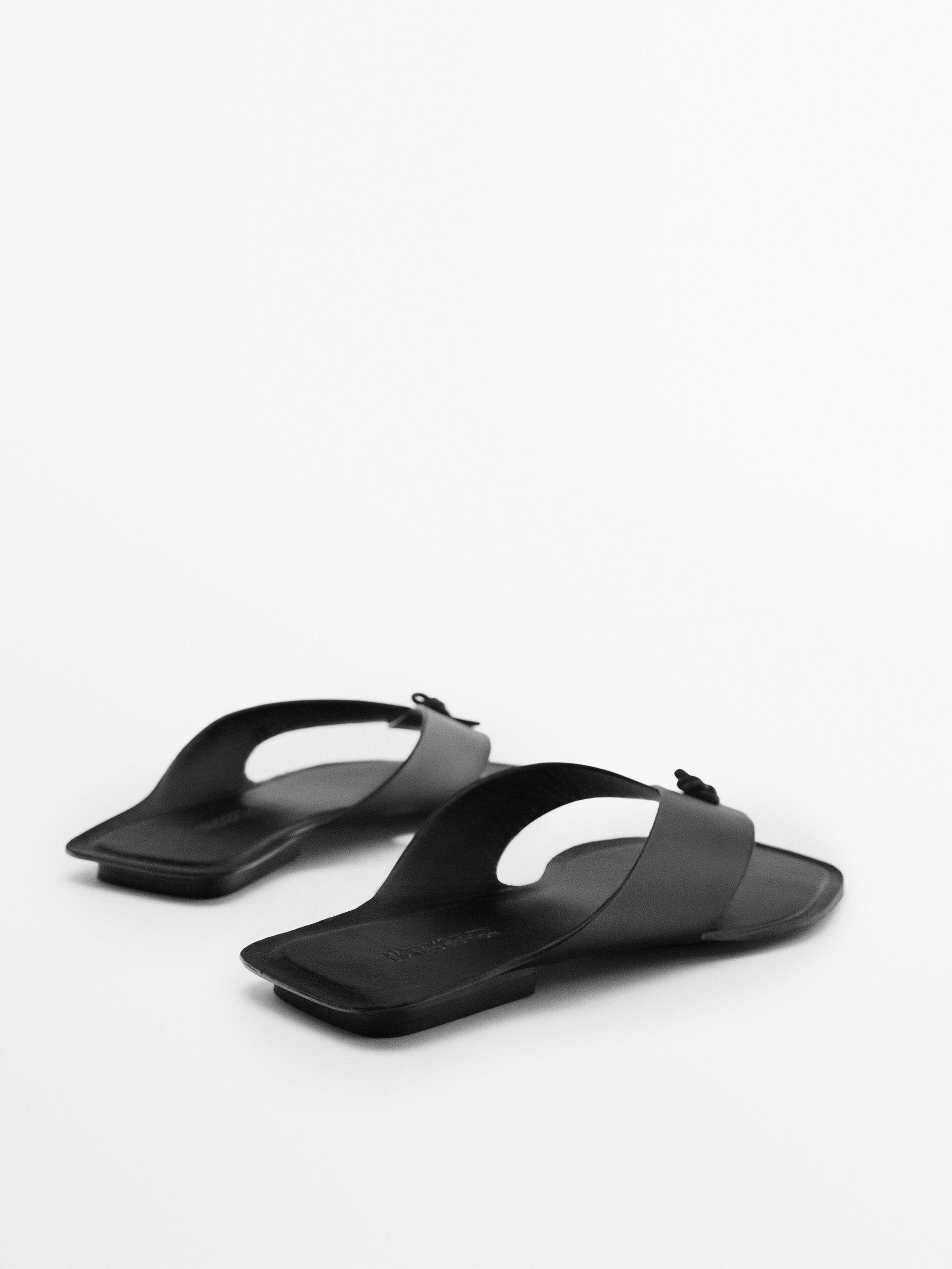 SANDALIA PLANA PIEL LIMITED EDITION - NEGRO