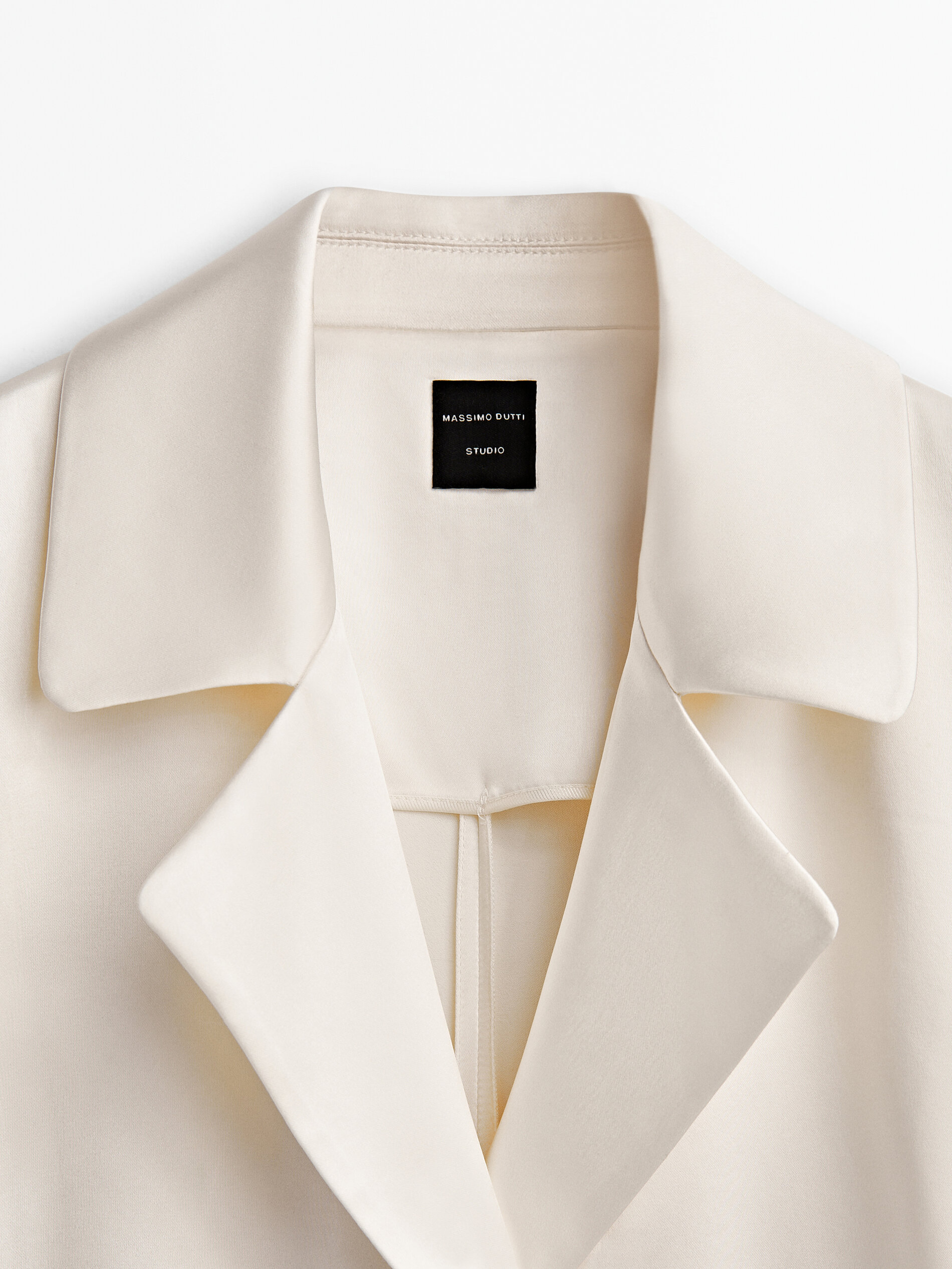 Gabardina satinada botones -Studio - CRUDO