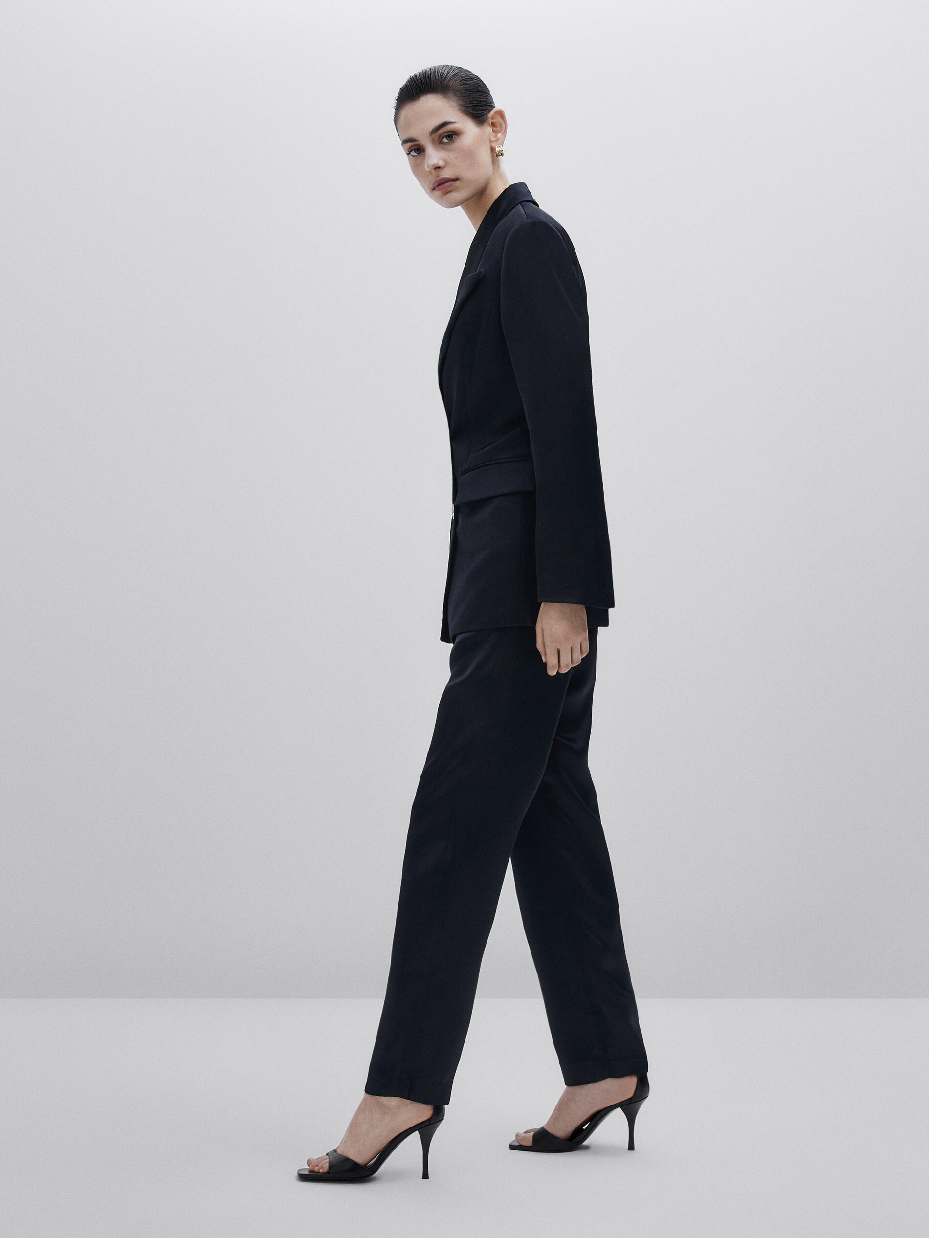 Pantalón fluido satinado pinzas -Studio - AZUL MARINO