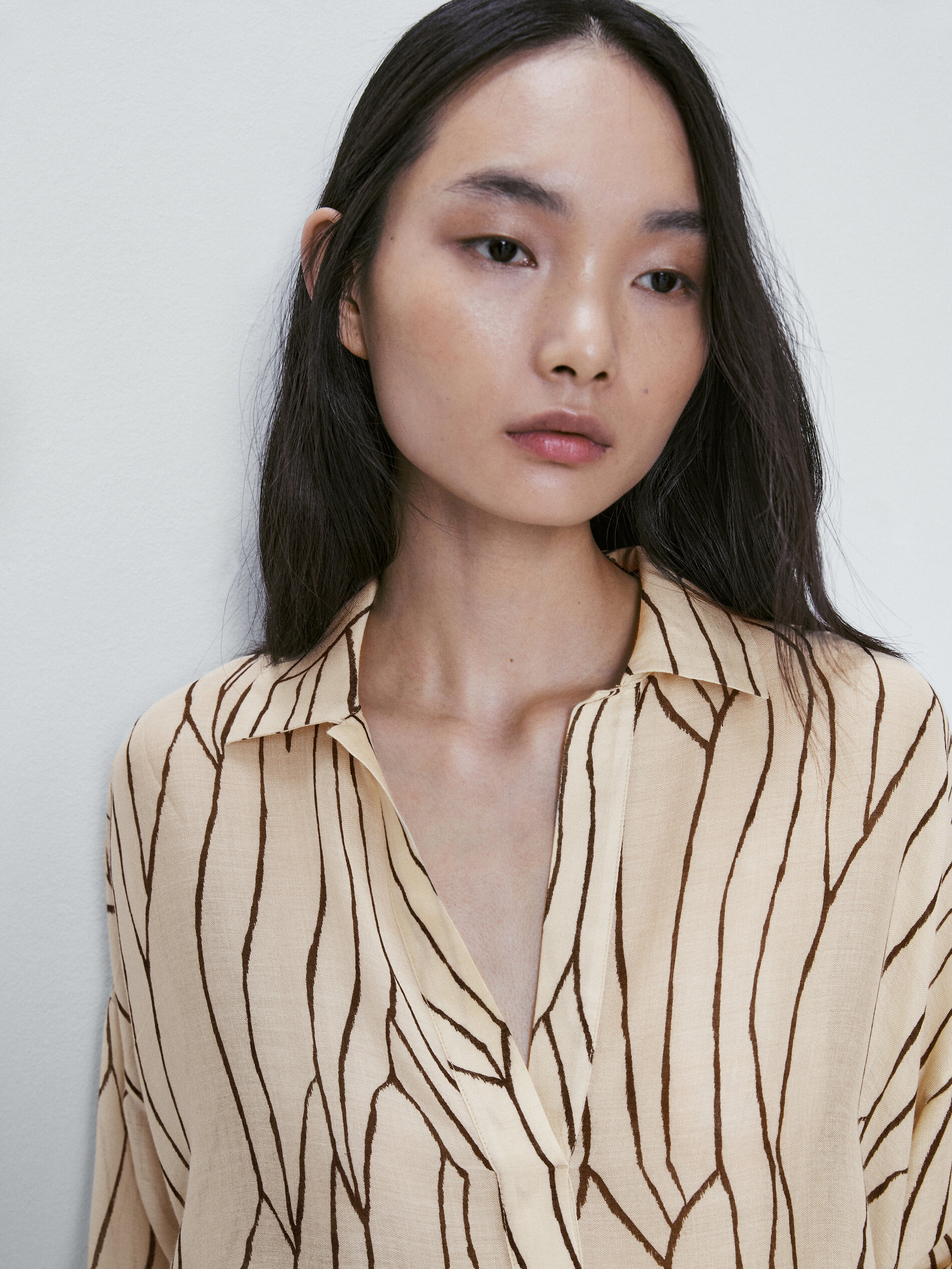 Camisa estampada cuello polo - CRUDO