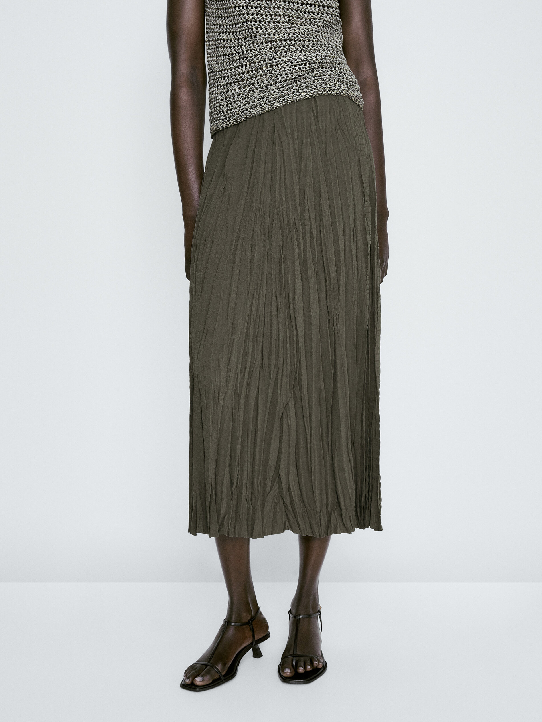 Falda midi plisada - KAKI