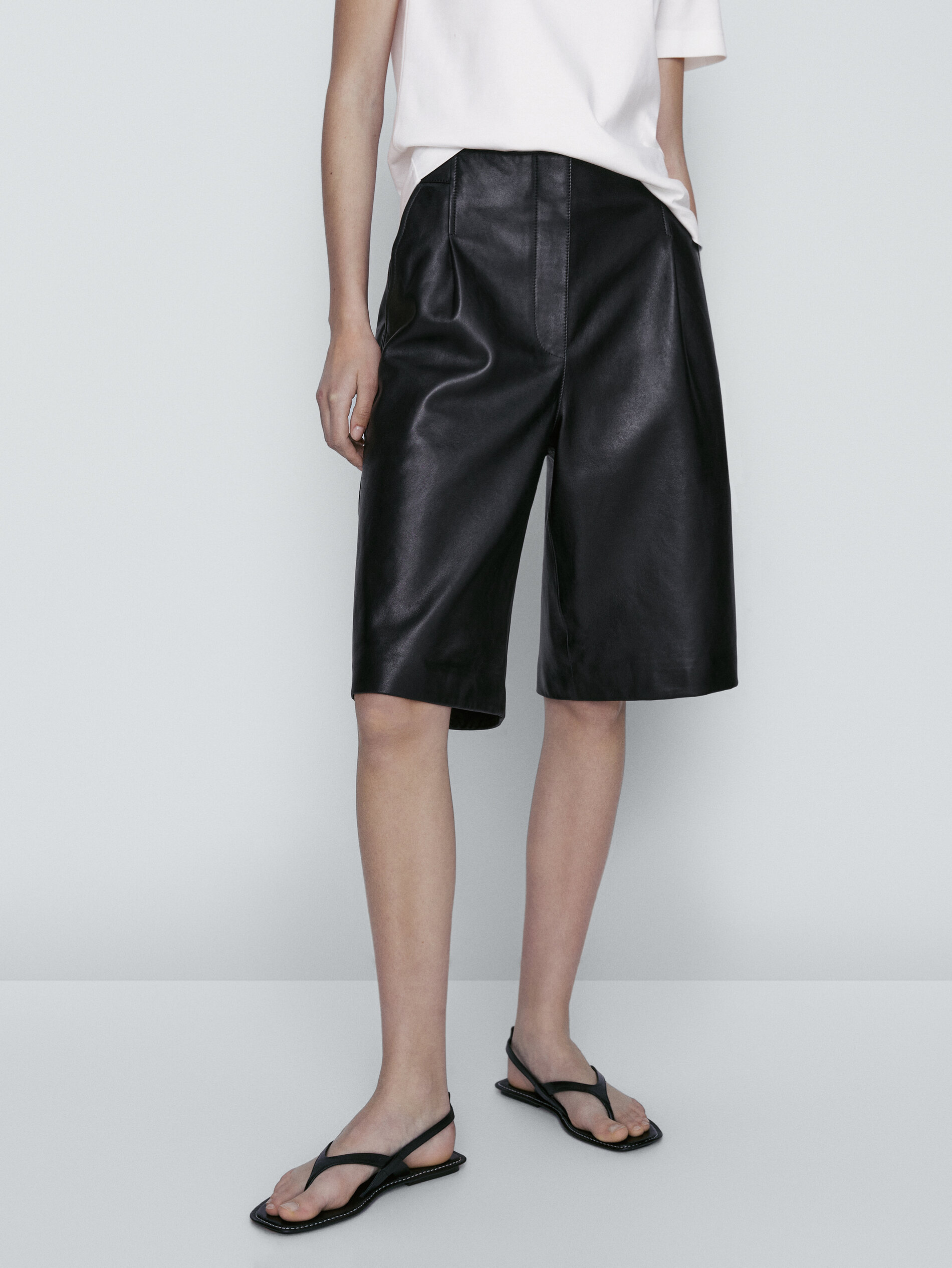 Bermuda piel napa - NEGRO