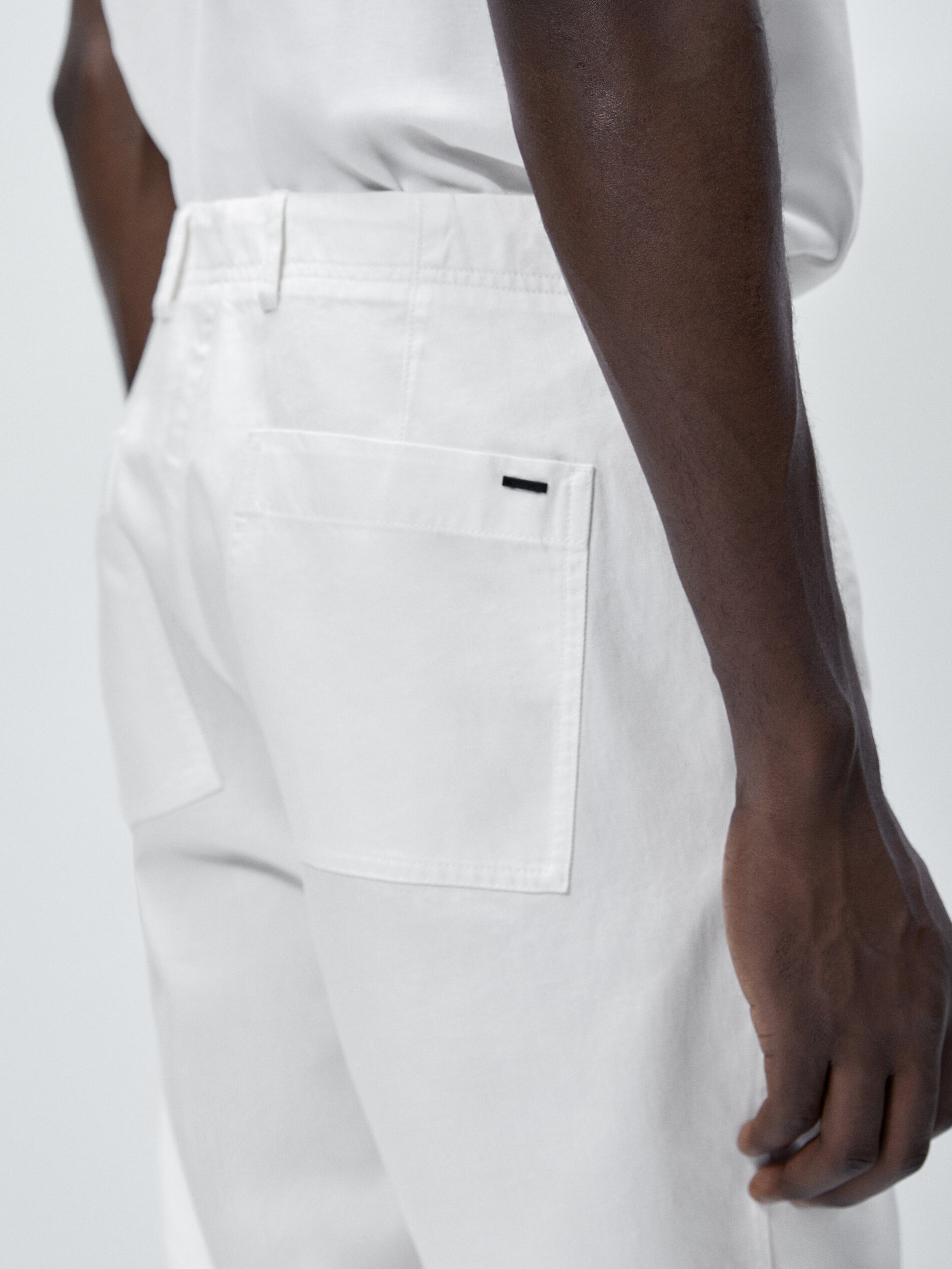 Pantalón tejanero tapered fit - BLANCO