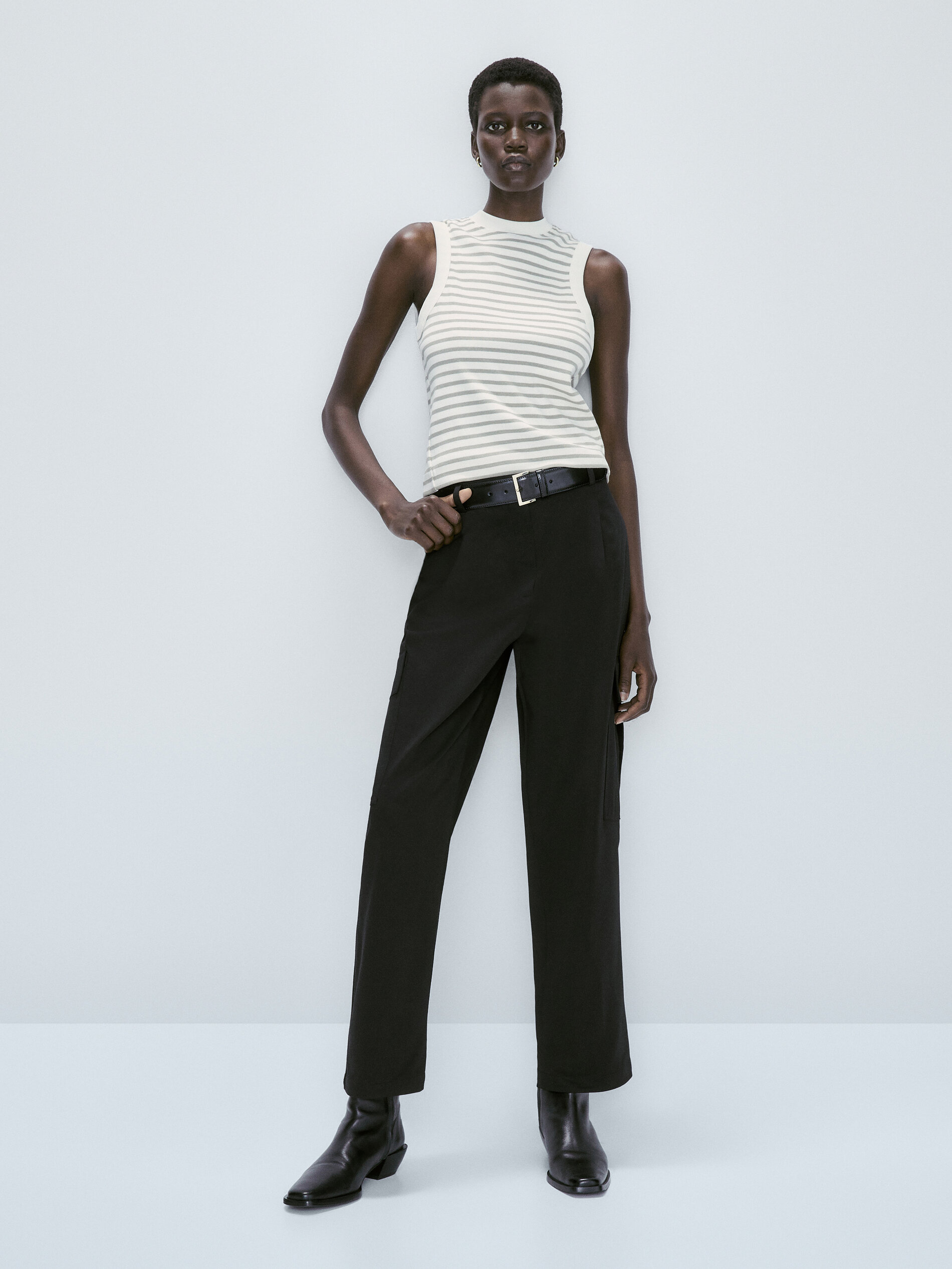 Pantalón negro pinzas cargo - NEGRO