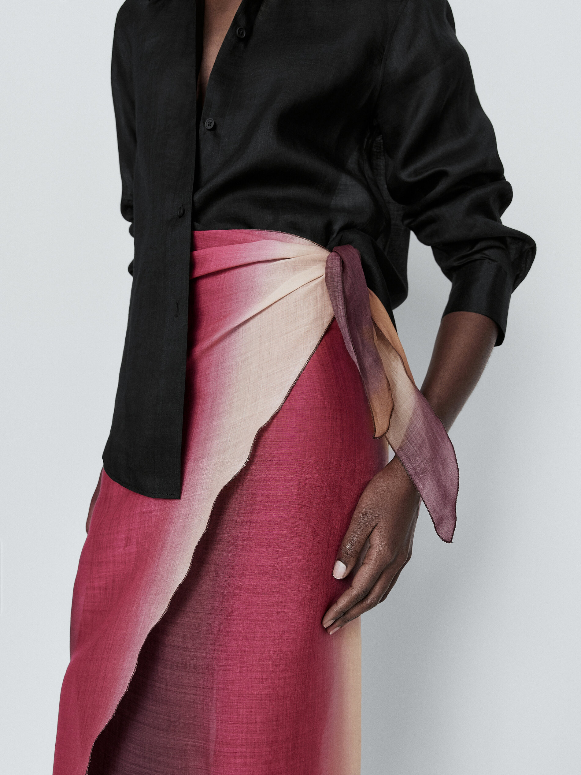 Pareo ramio degradado detalle nudo - FUCSIA