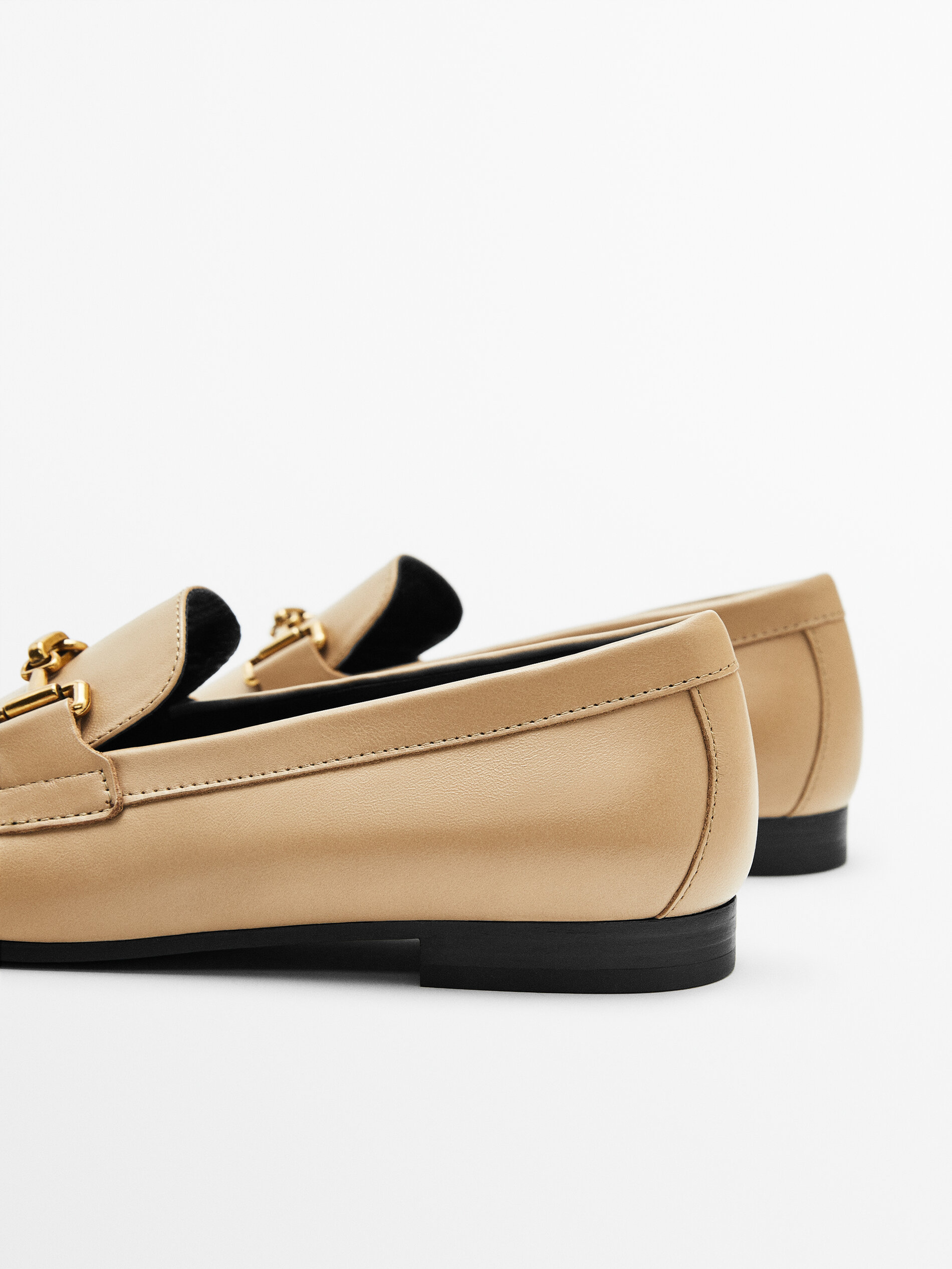 Mocasín piel hebilla metálica - MARRÓN