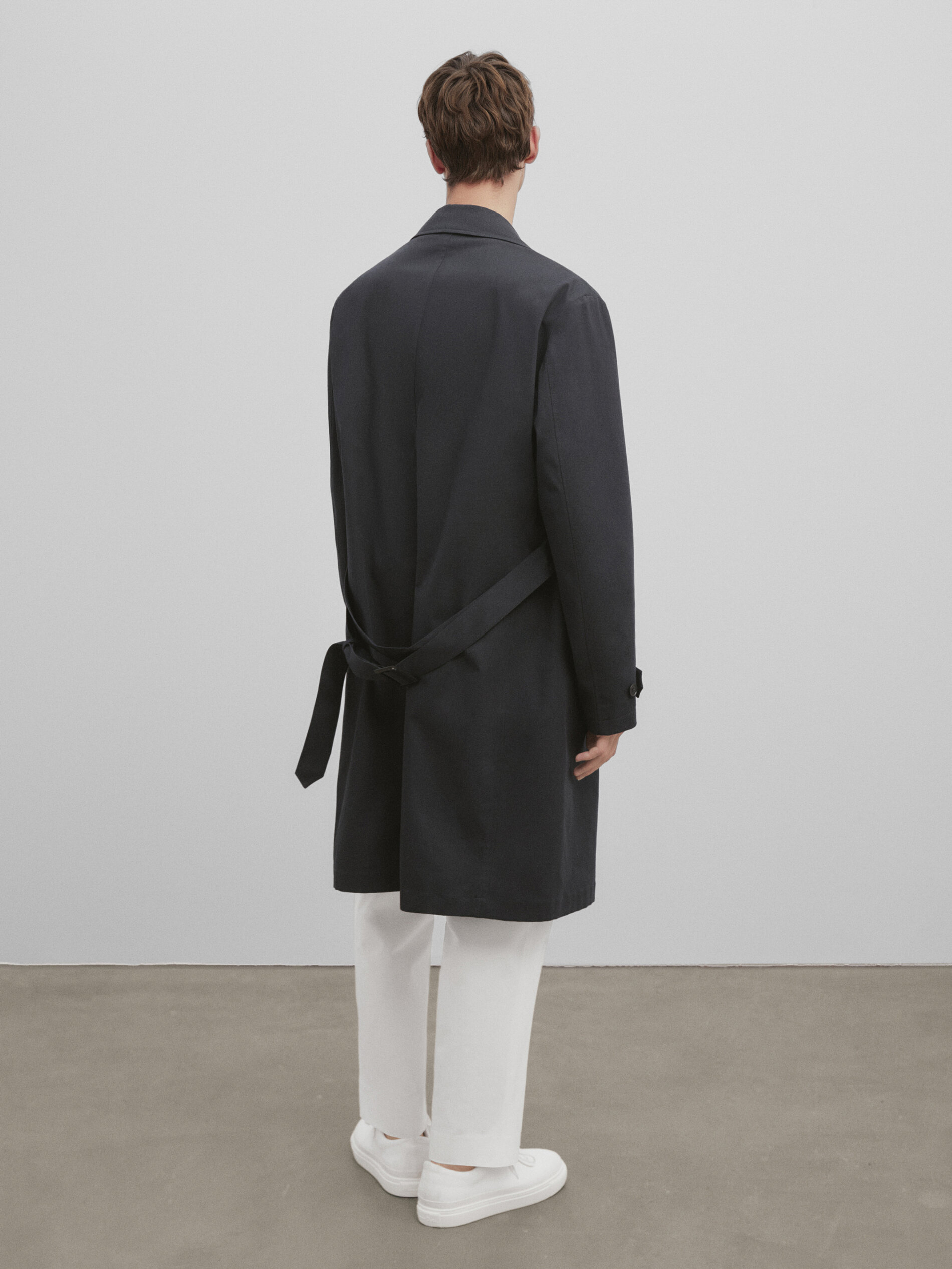 Chaqueta trench cruzada cinturón -Studio - AZUL MARINO