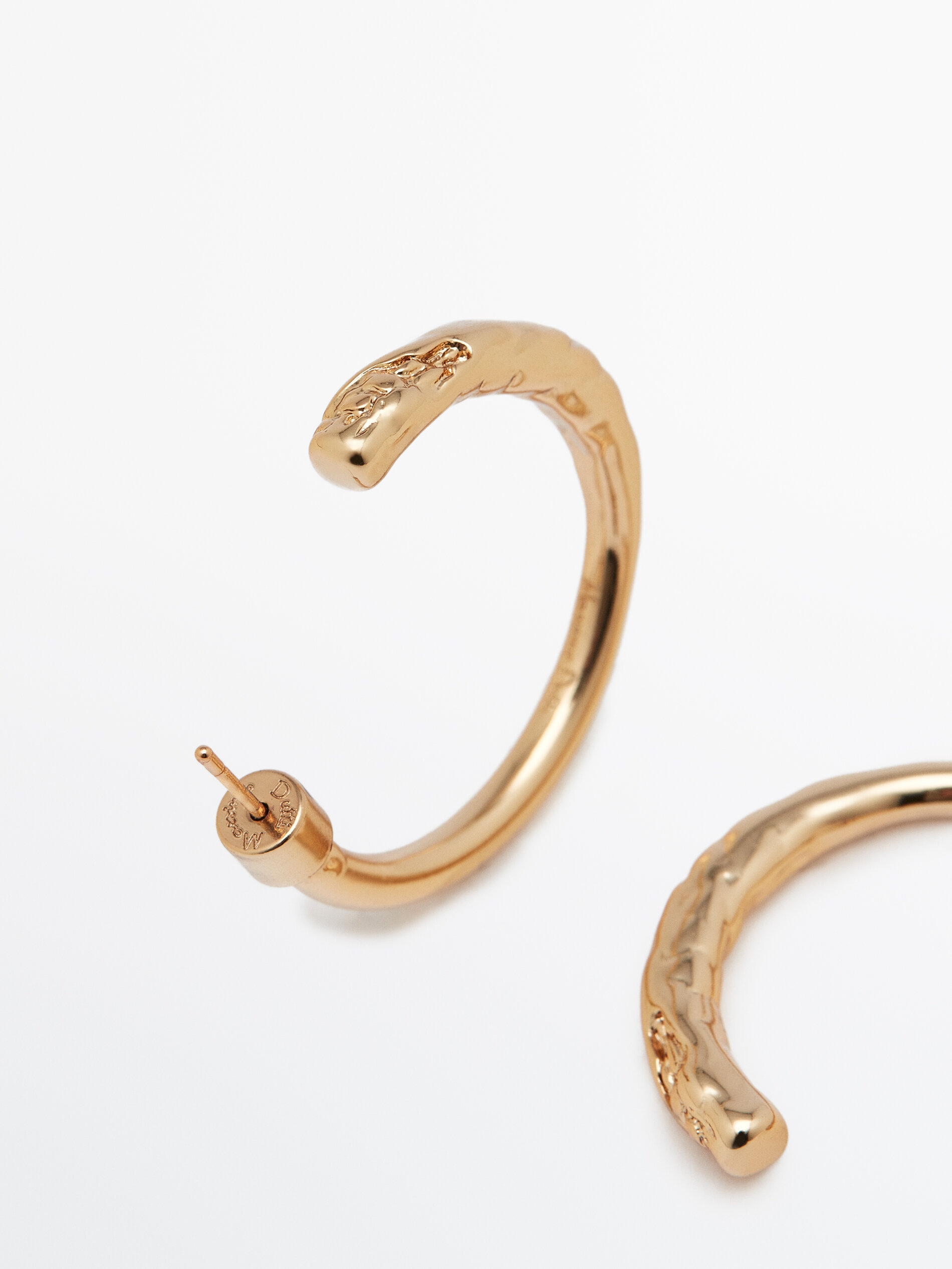 Pendientes aros medianos textura baño oro - DORADO