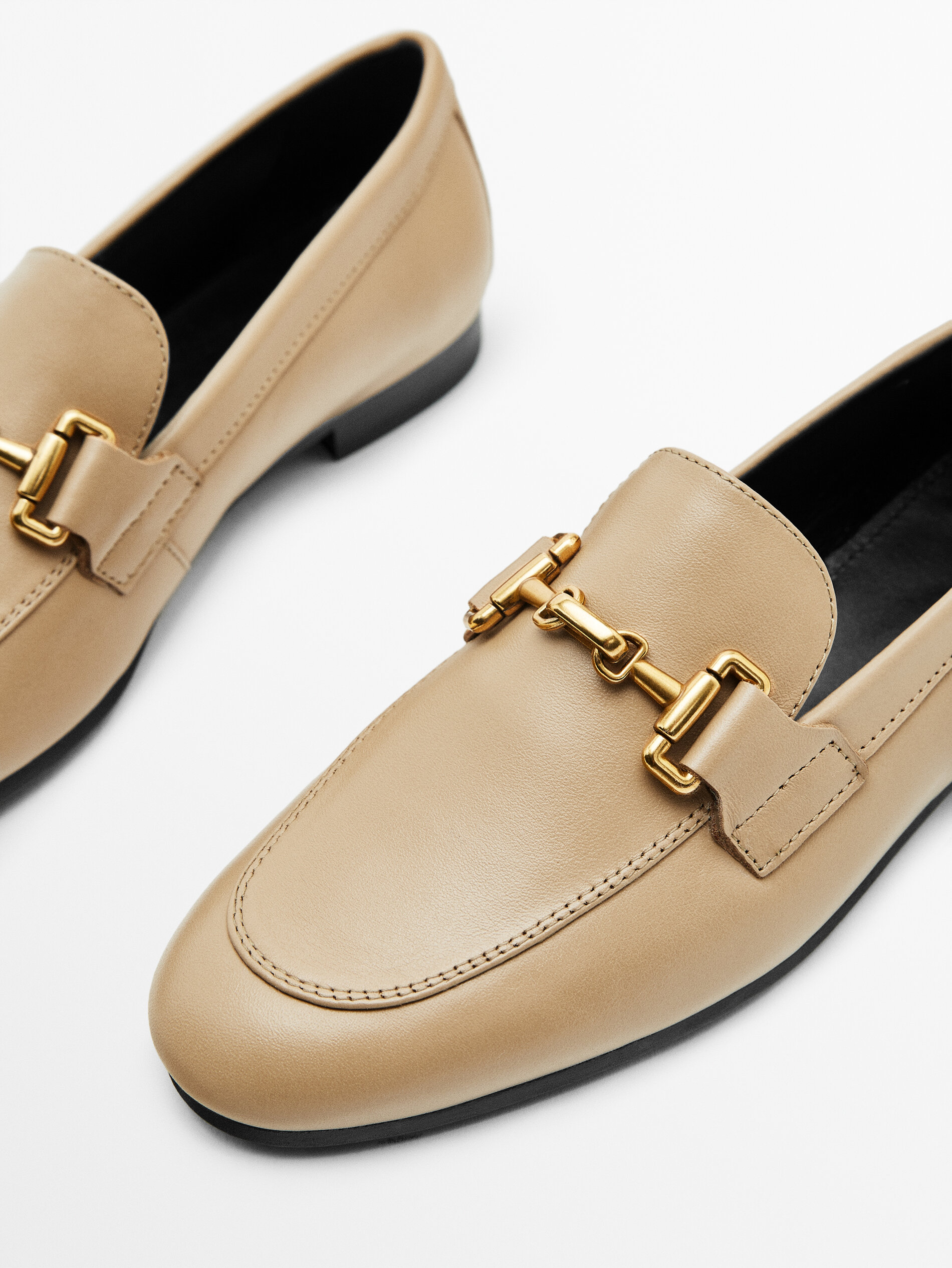 Mocasín piel hebilla metálica - MARRÓN