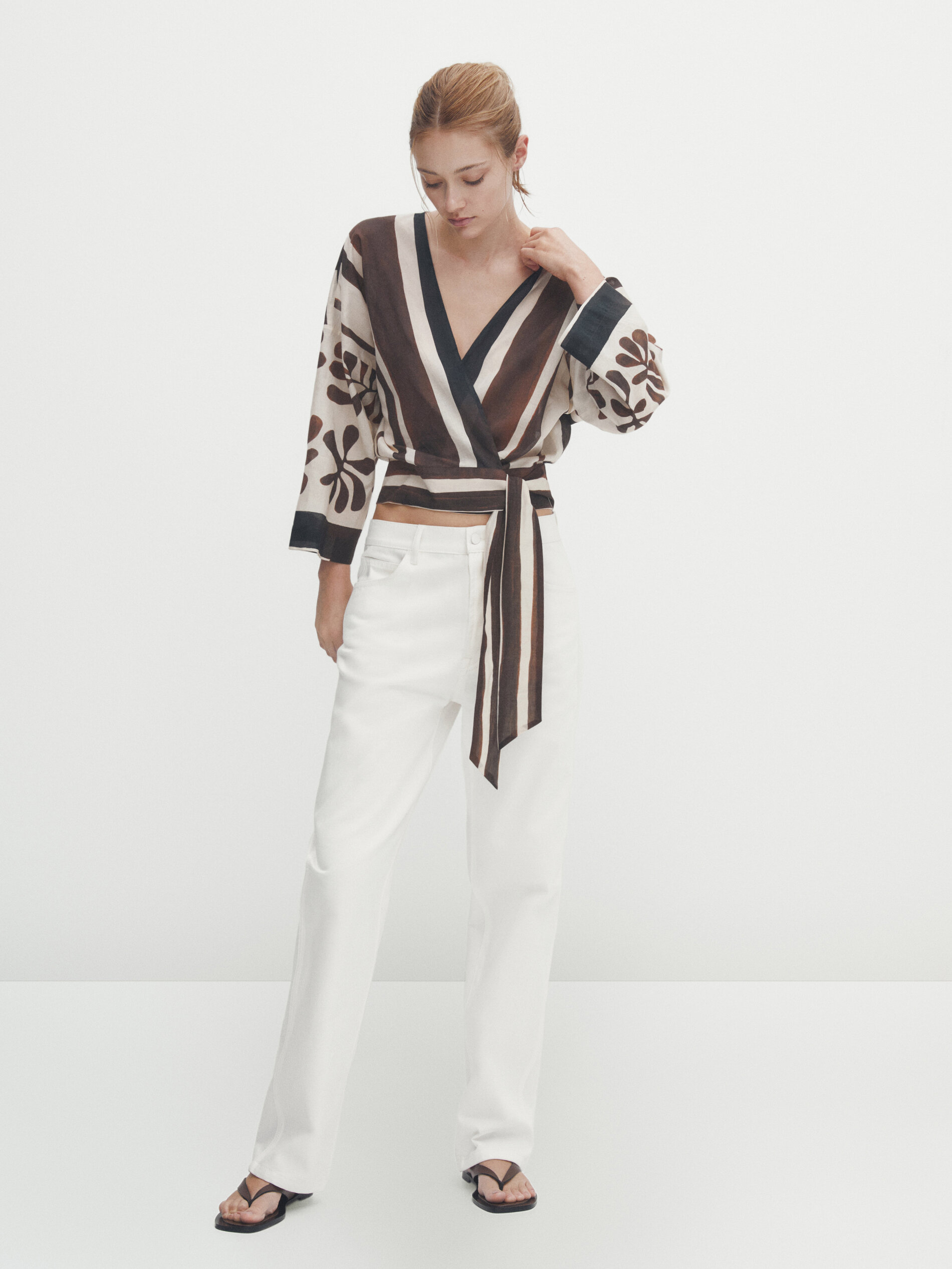 Camisa cruzada estampada - MARRÓN