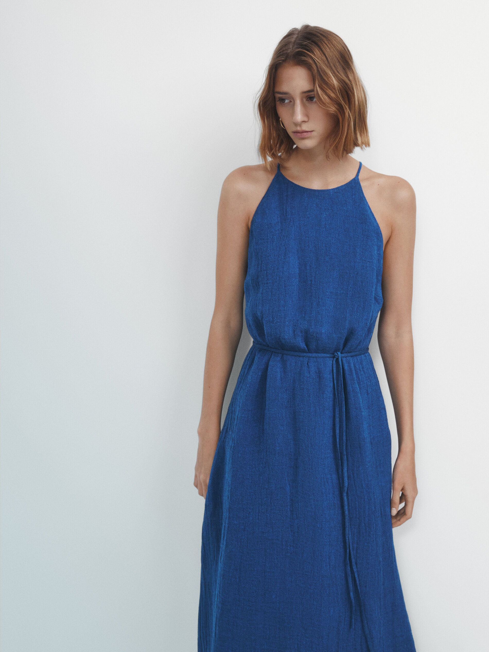 Vestido halter mezcla lino gofrado - AZUL