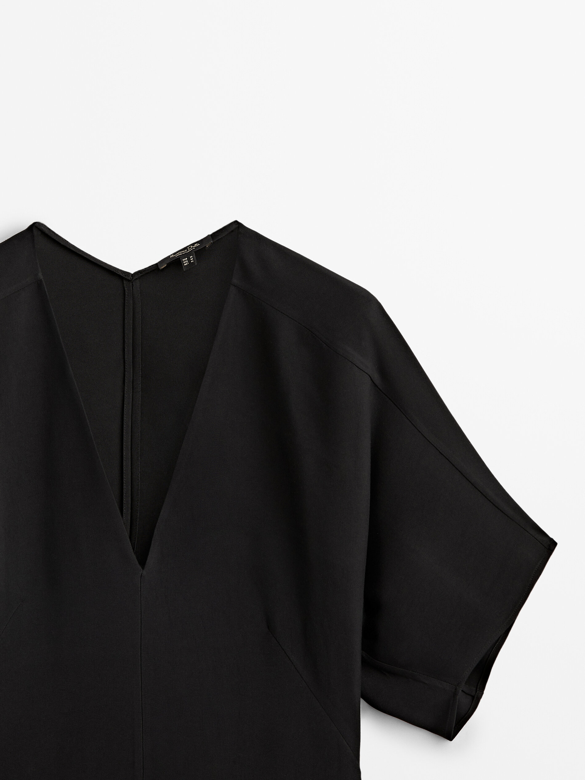 Cuerpo negro escote pico - NEGRO