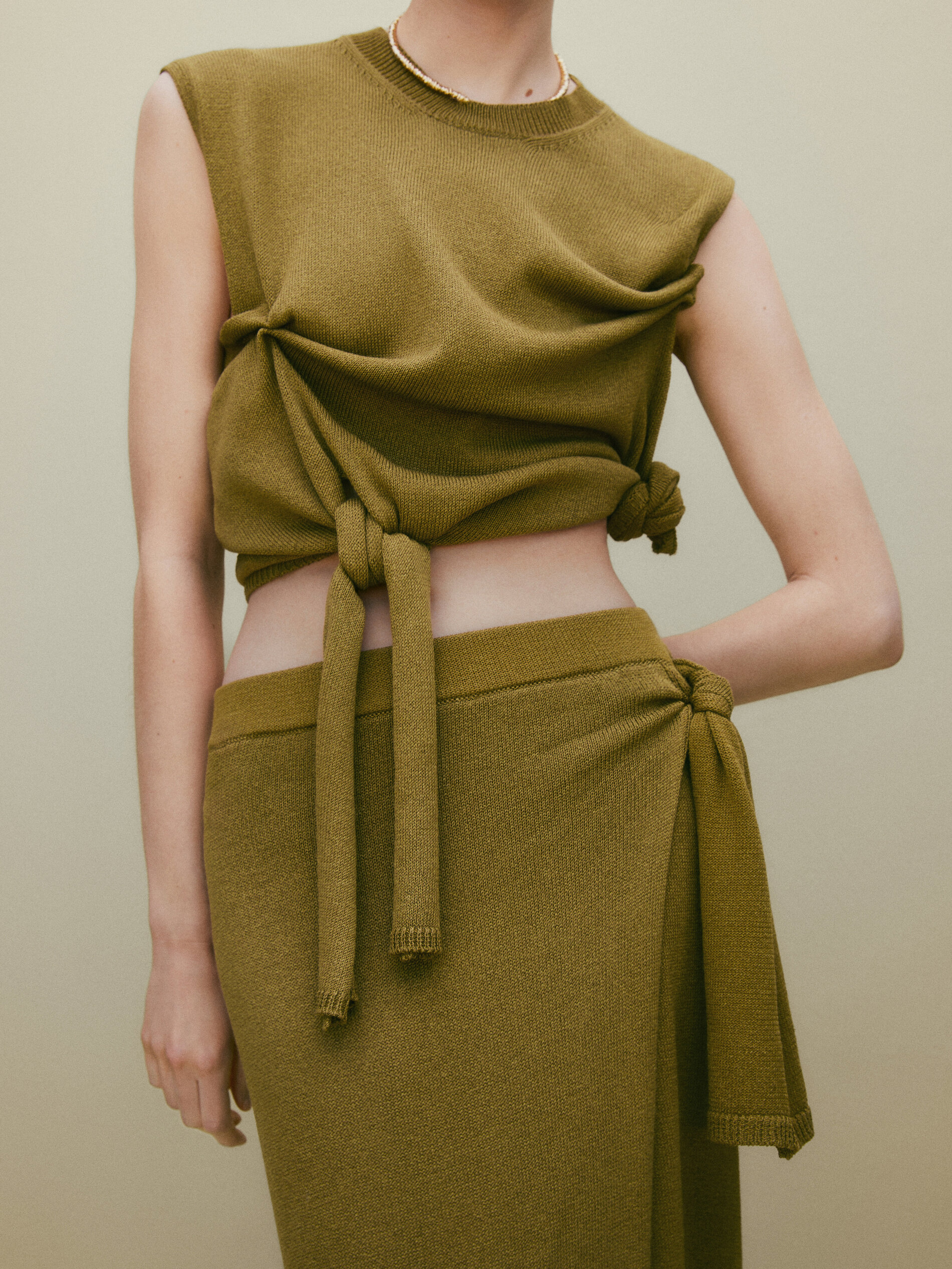 Top punto nudo lateral - OLIVA