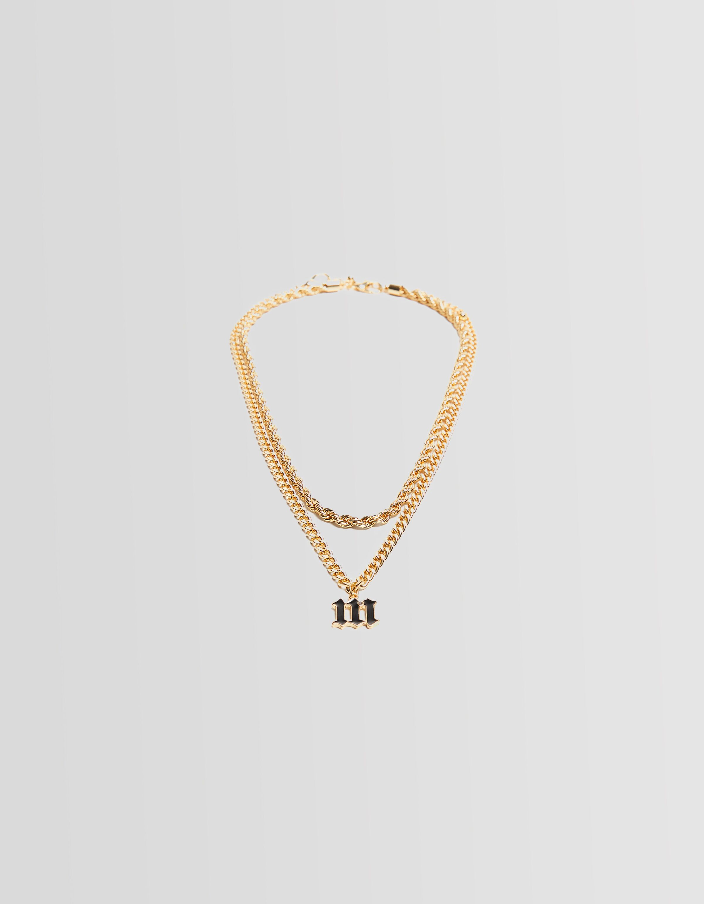 Set 2 collares letra gótica