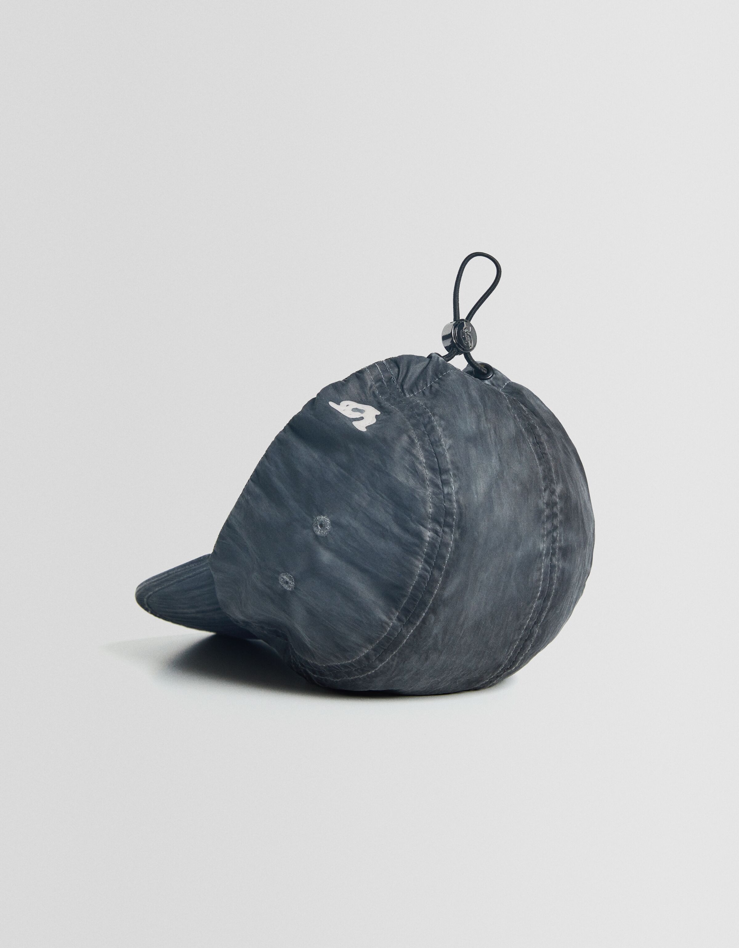 Gorra Generation Bershka efecto lavado