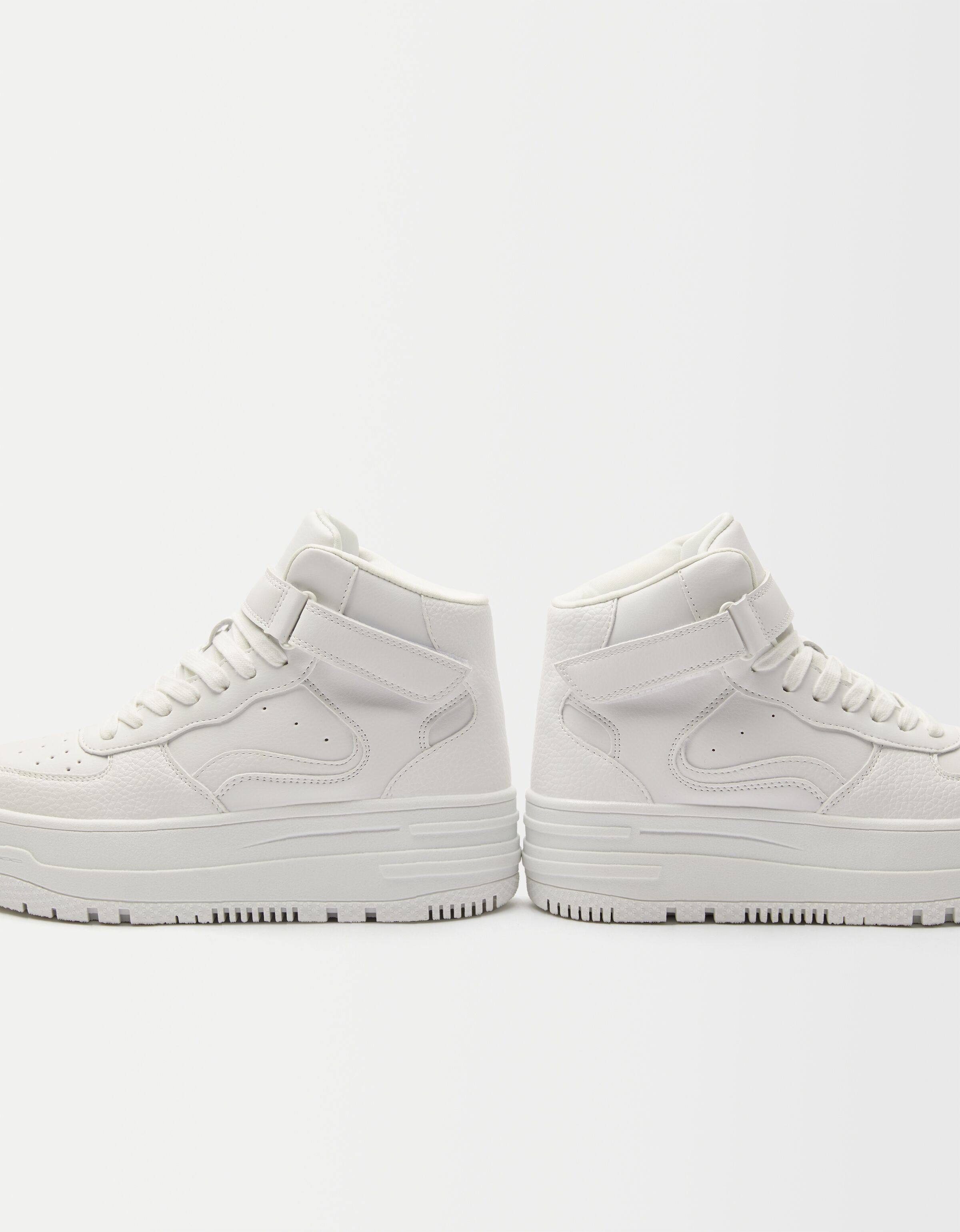 Zapatillas abotinadas tira