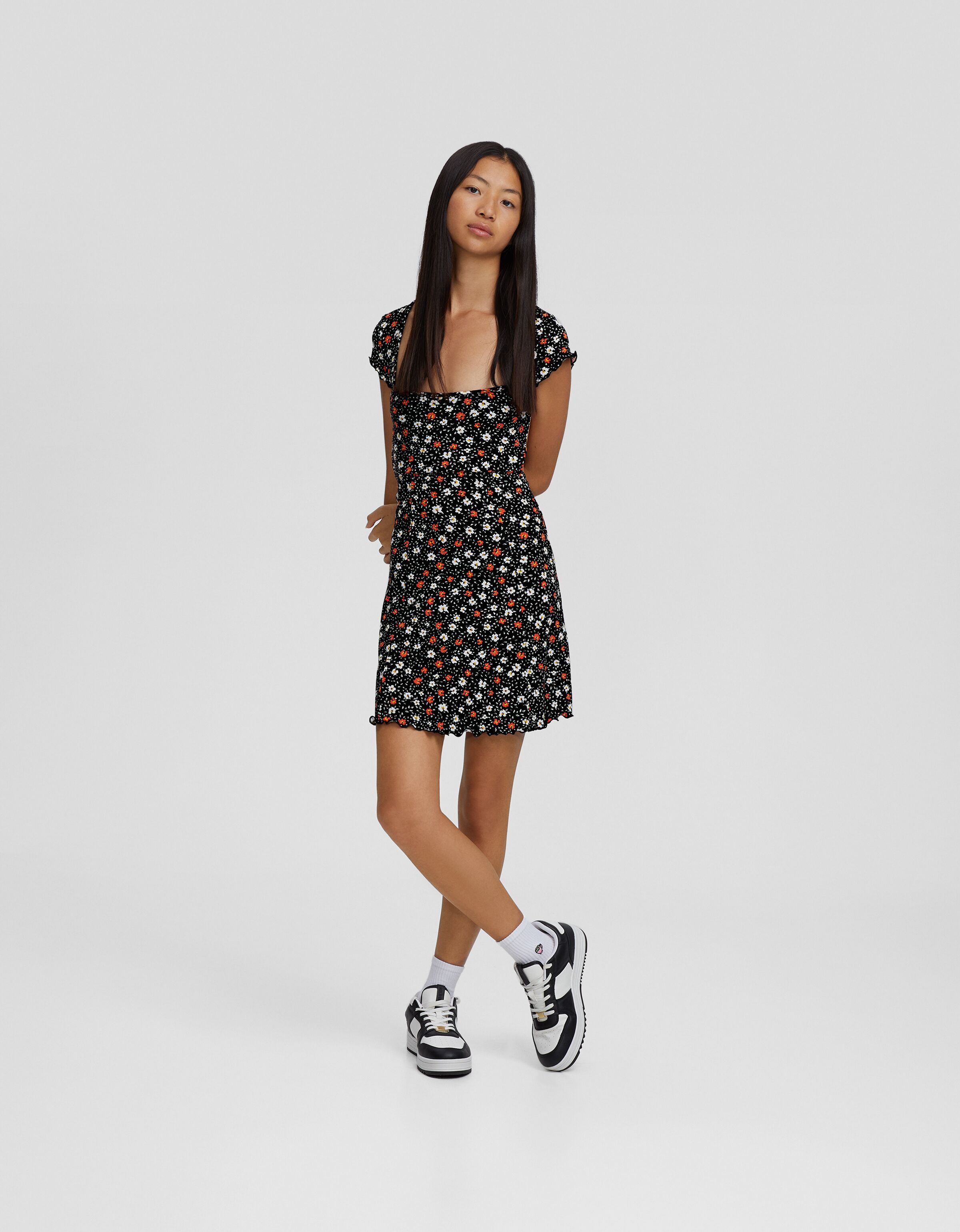 Vestido mini manga corta print floral