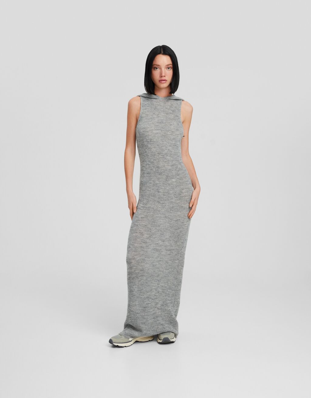 Vestido midi capucha punto
