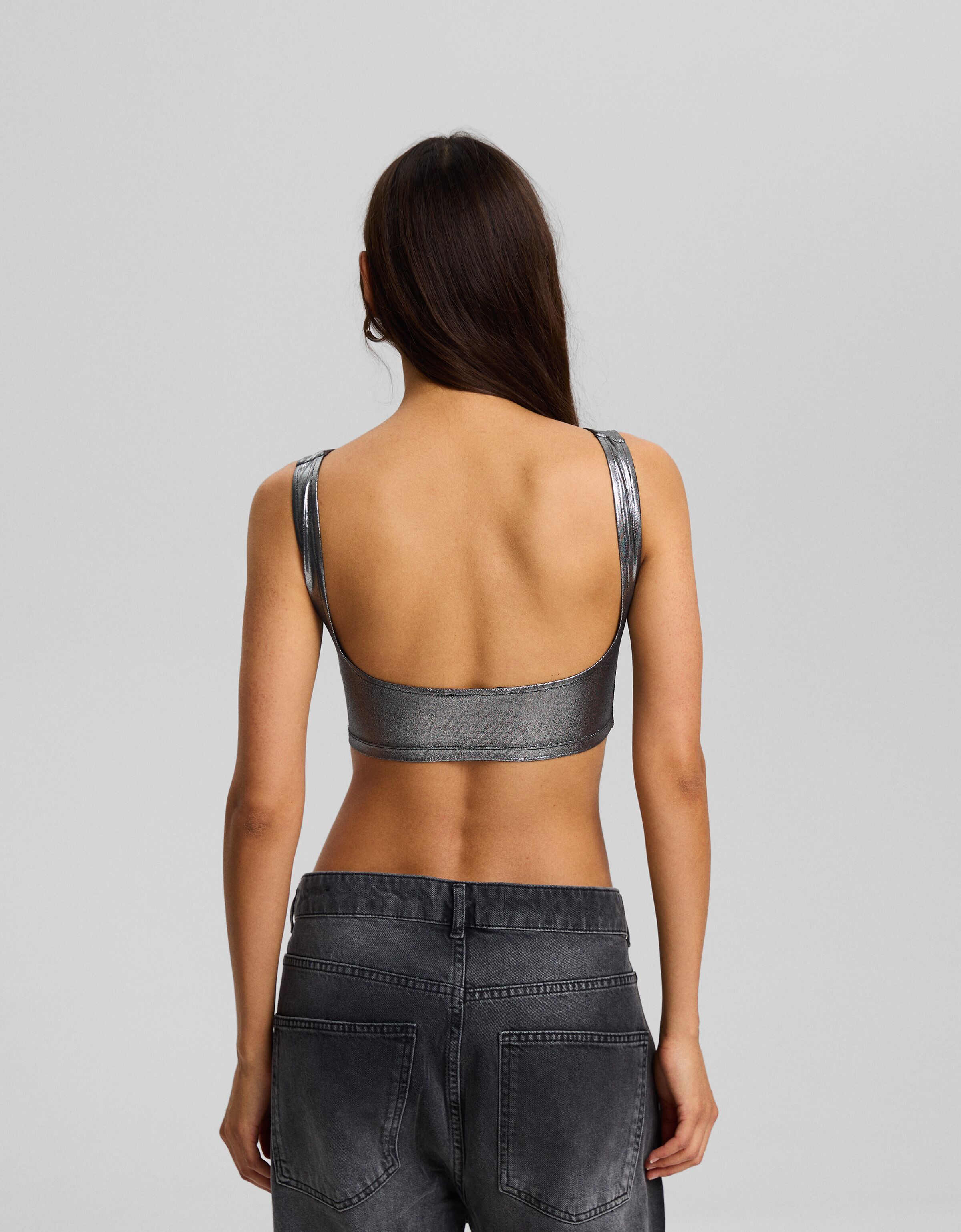 Camiseta sin mangas espalda descubierta