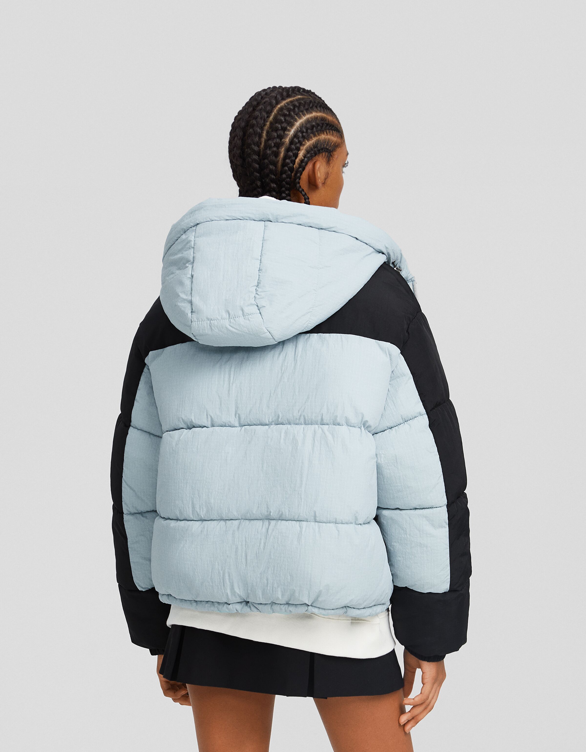 Cazadora capucha color block con nylon