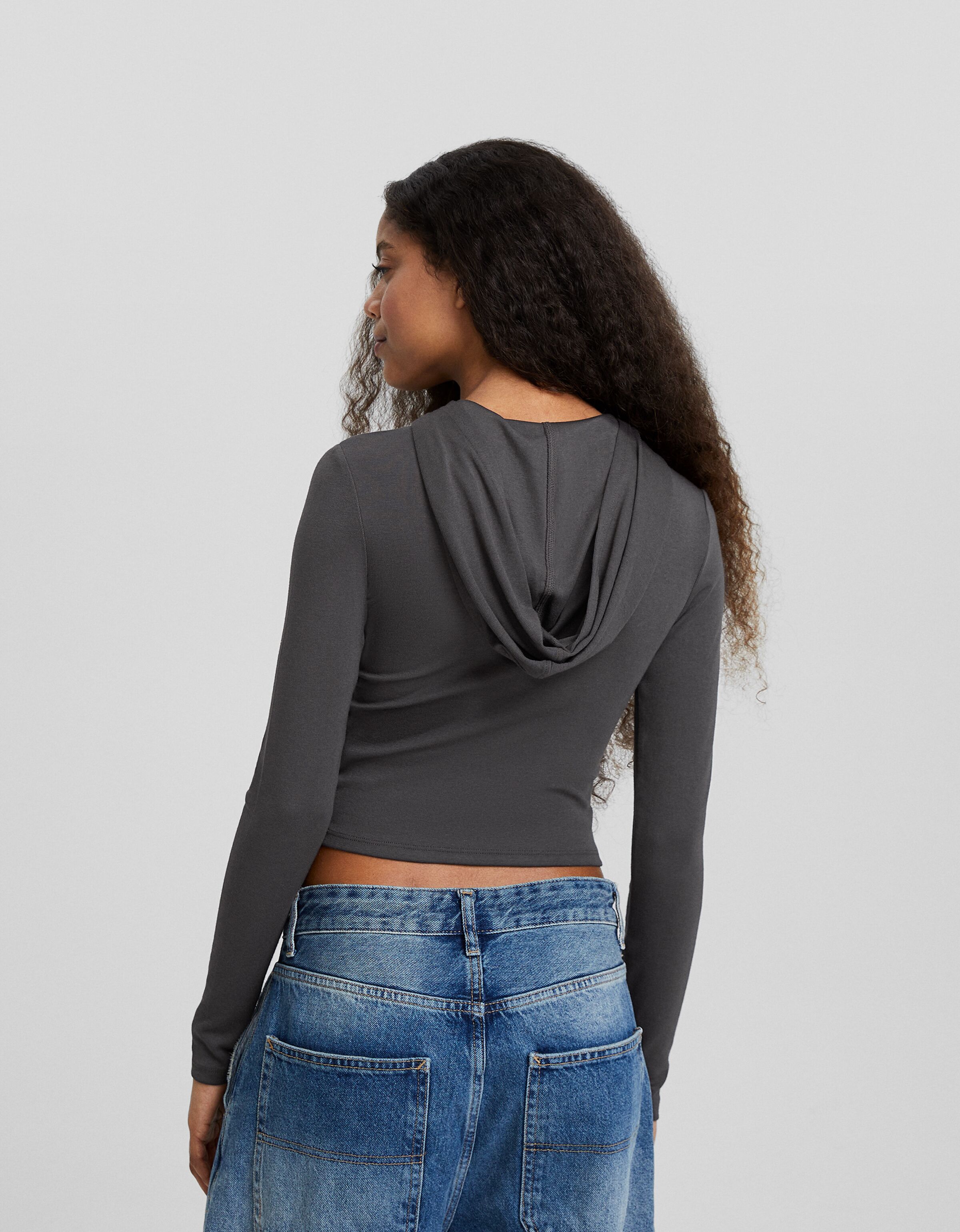 Camiseta manga larga capucha