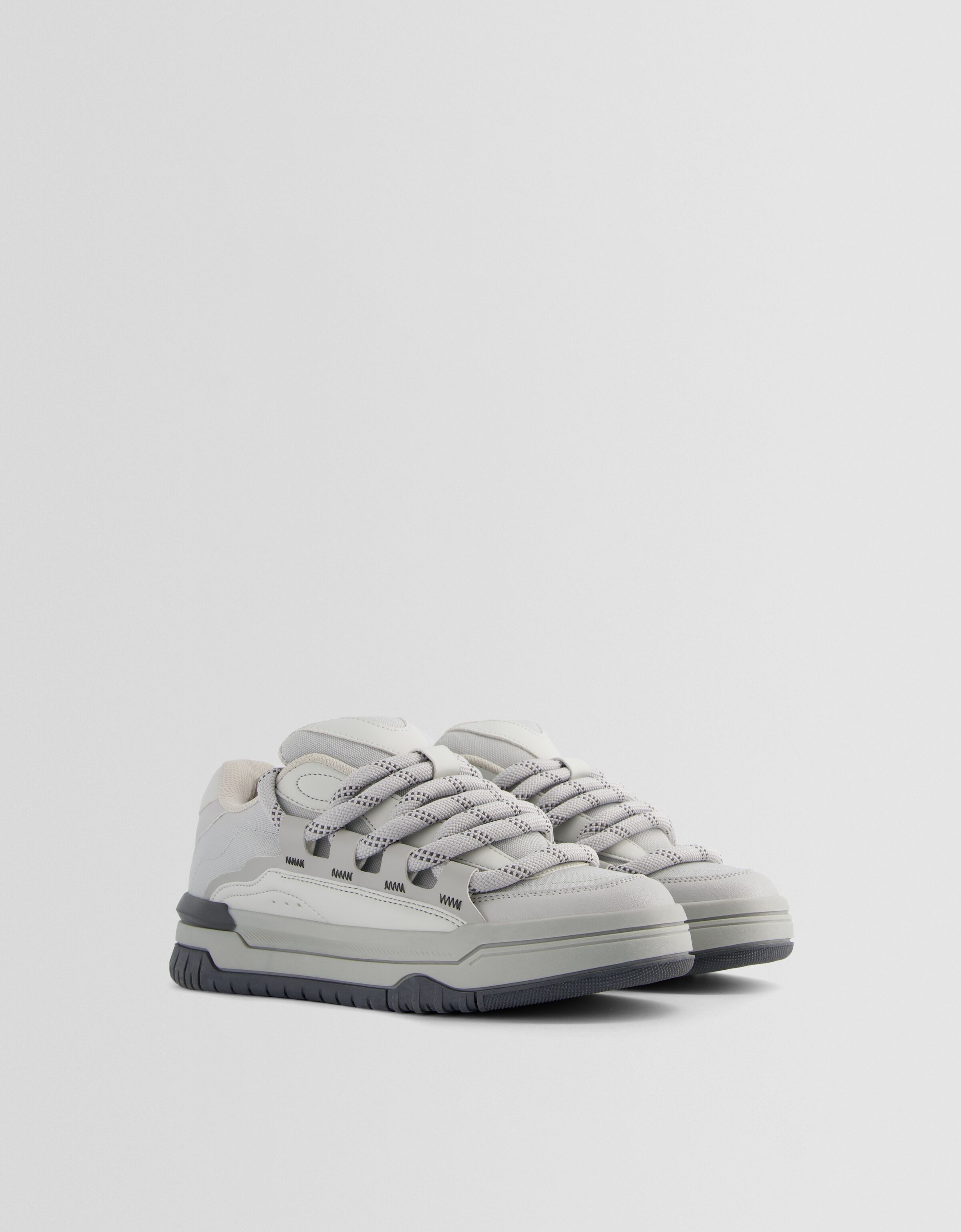 Zapatillas tipo skate Generation Bershka hombre