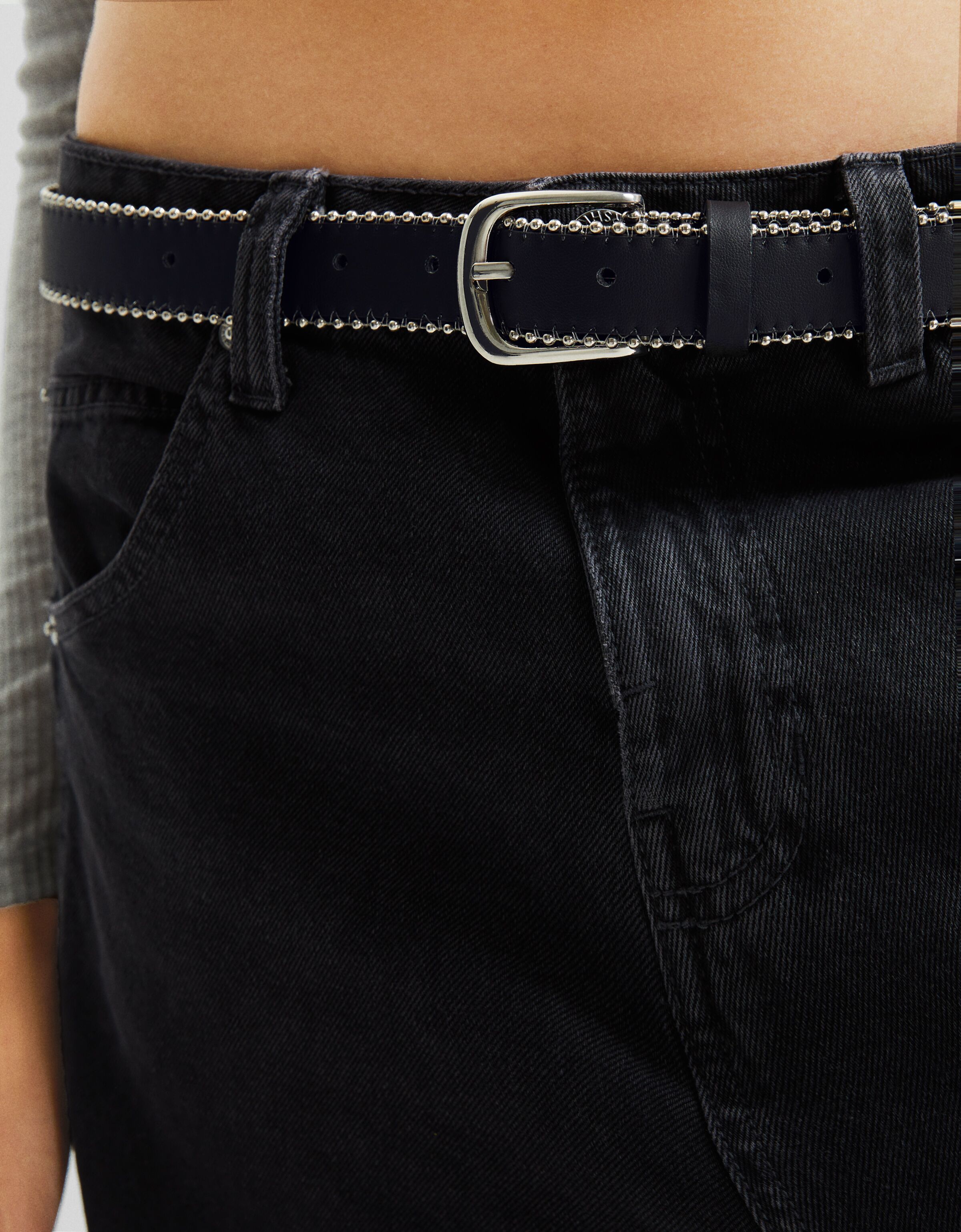 Cinturón detalle bolitas