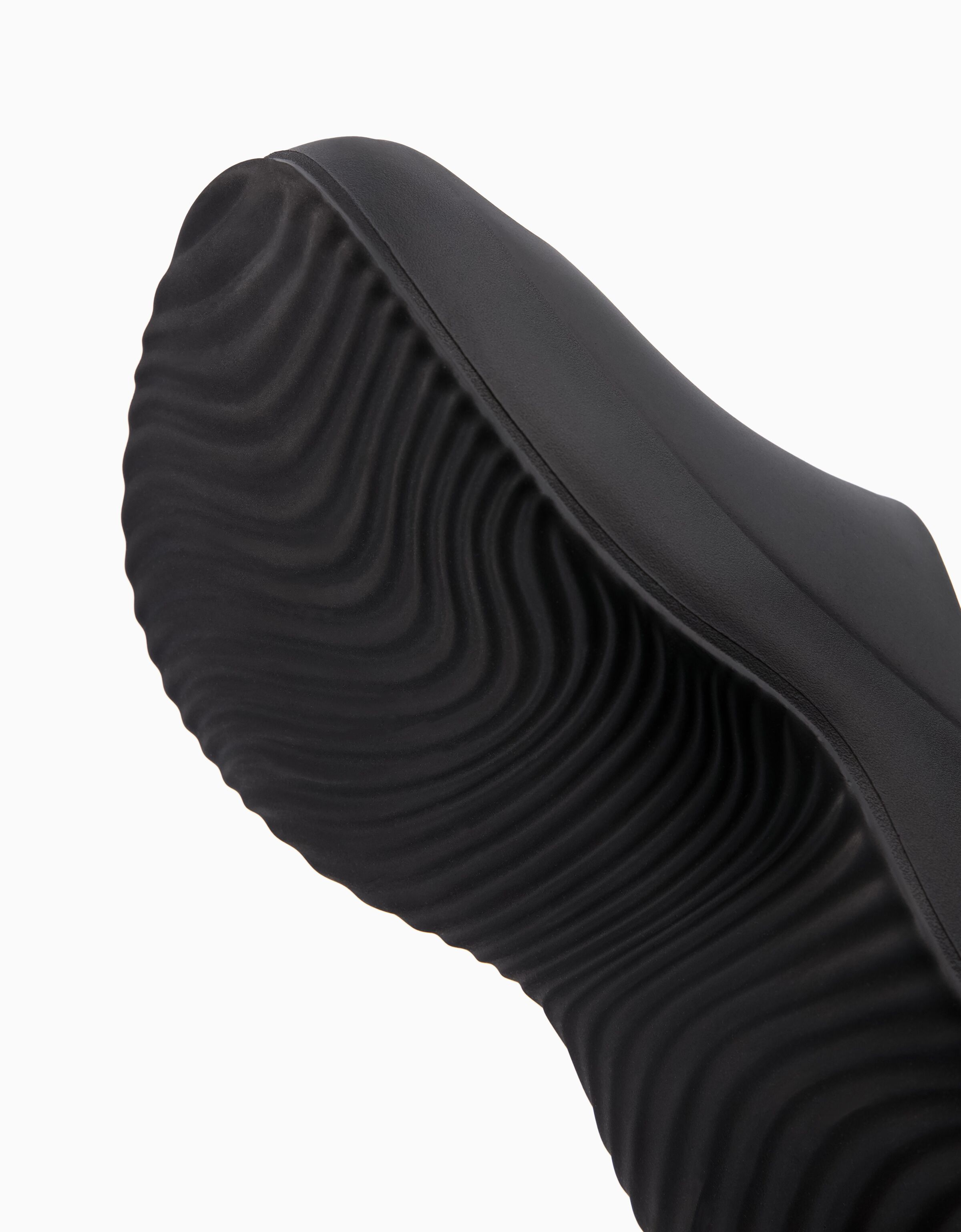 Sandalia plataforma engomada