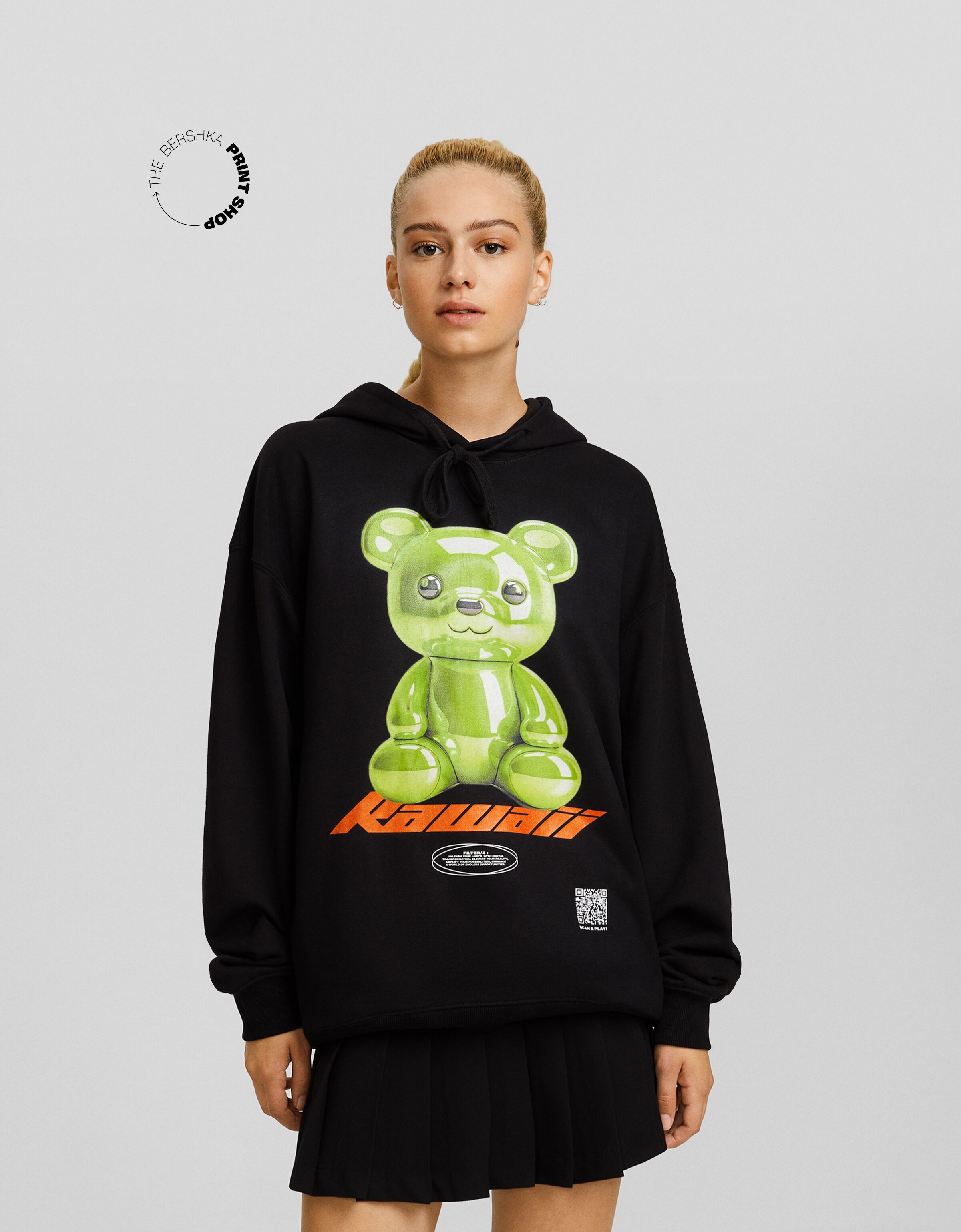 Sudadera Bershka Wearable Art capucha print
