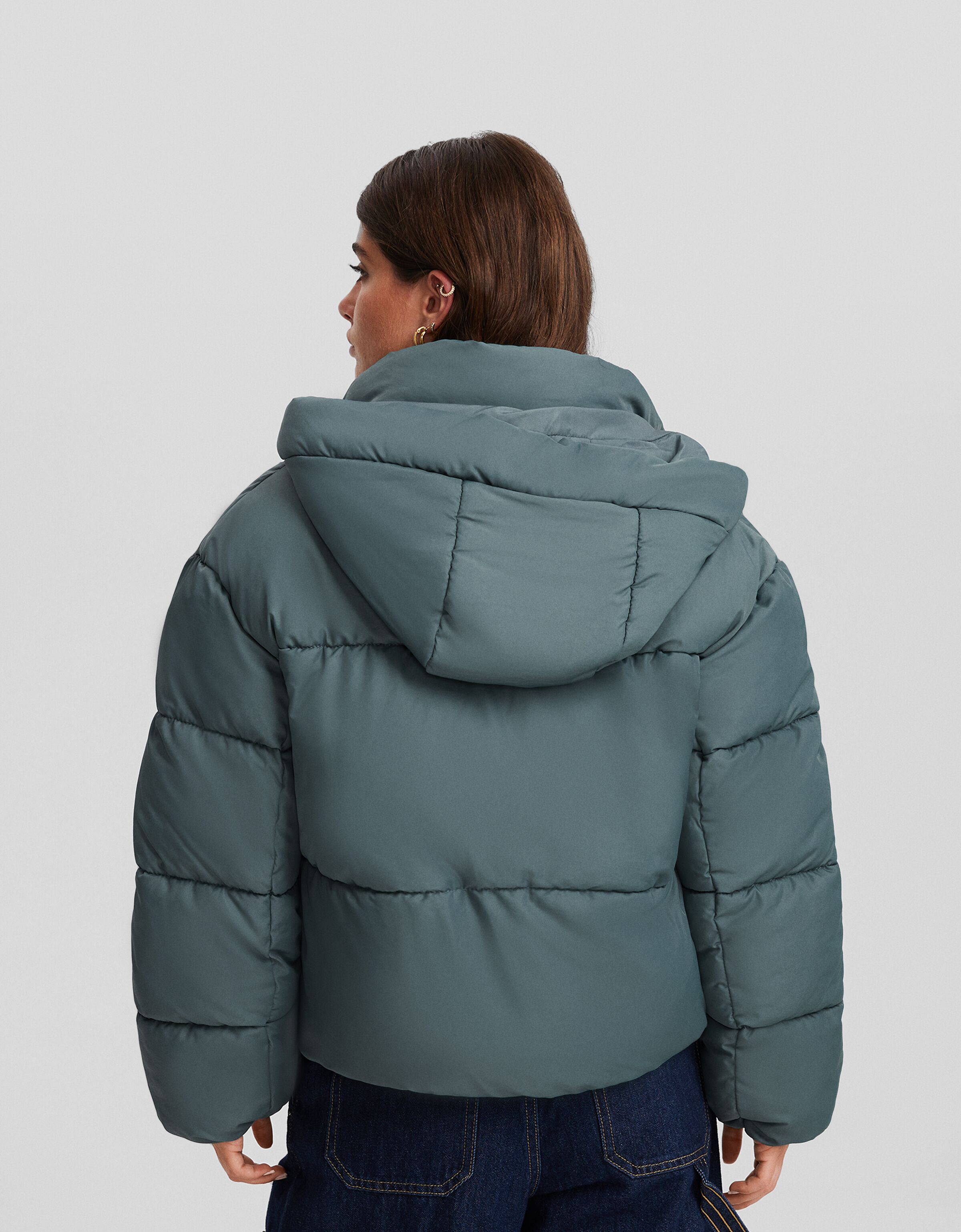 Cazadora acolchada oversize capucha