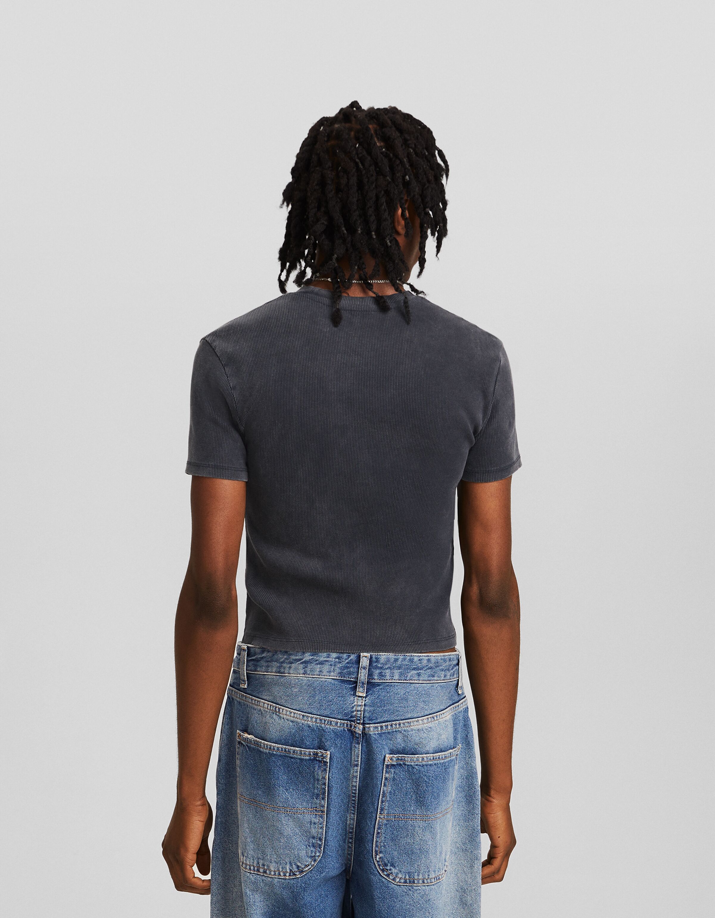 Camiseta manga corta cropped efecto lavado