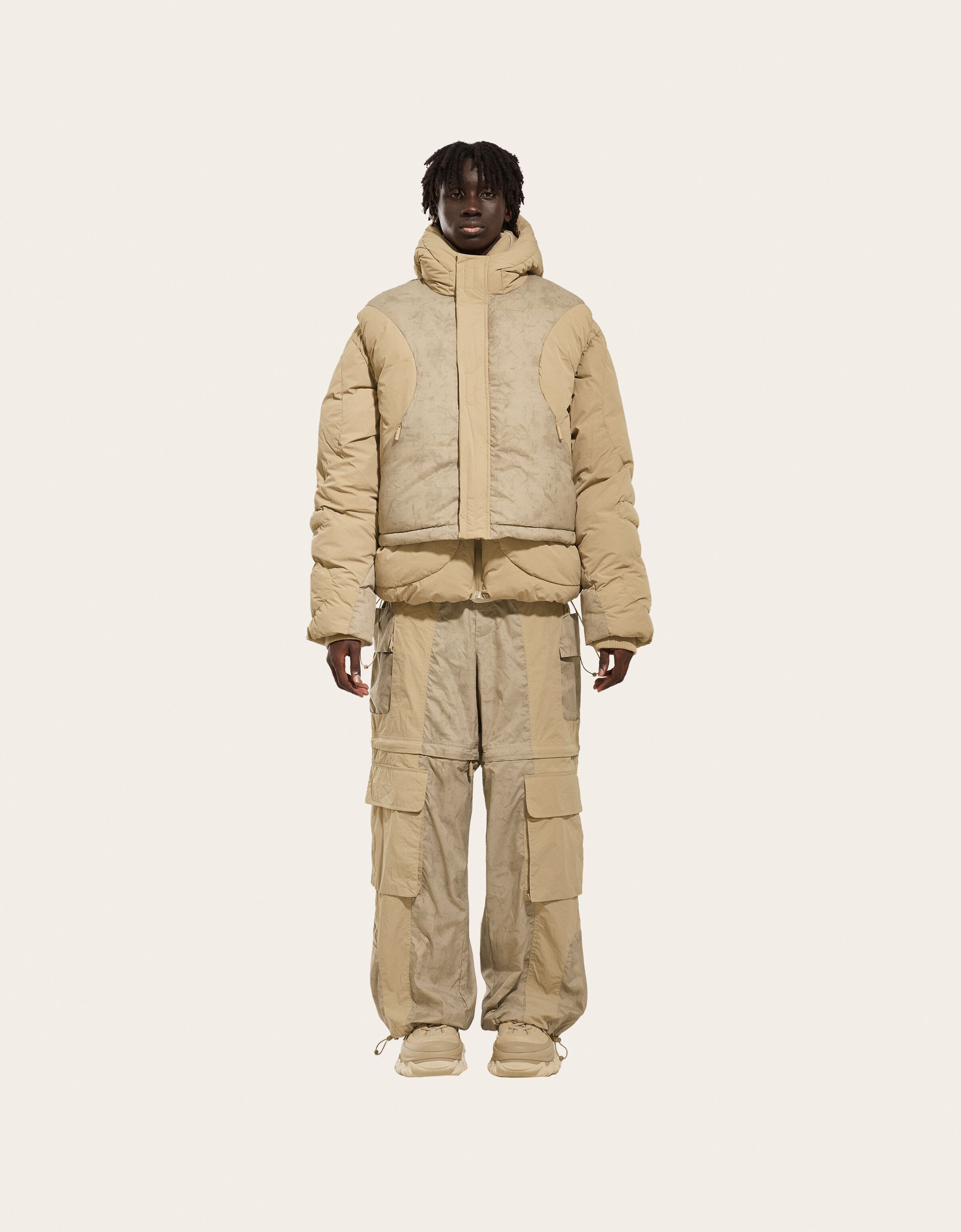 Cazadora RAL7000STUDIO x BERSHKA técnica acolchada bajo ajustable