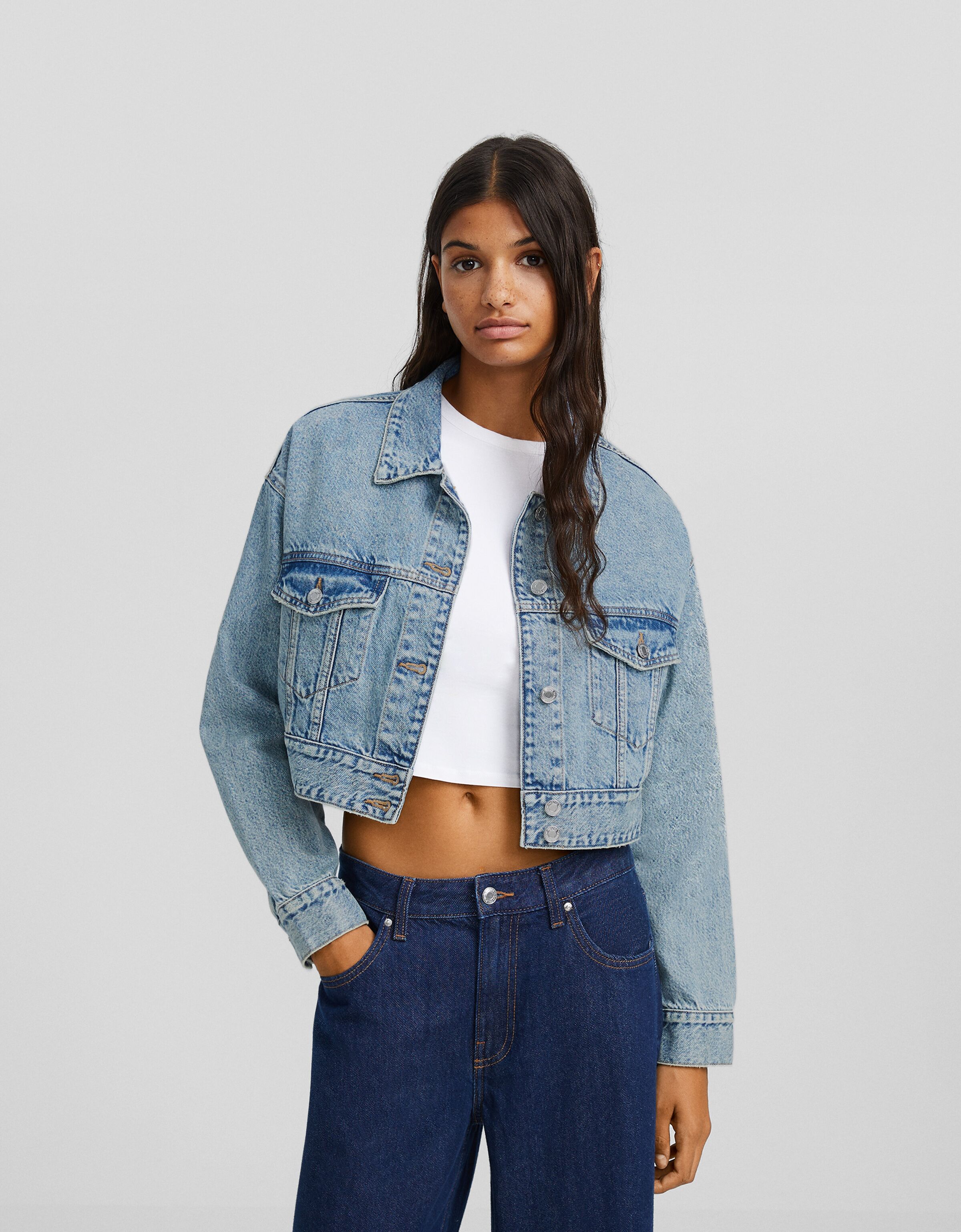 Cazadora denim cropped