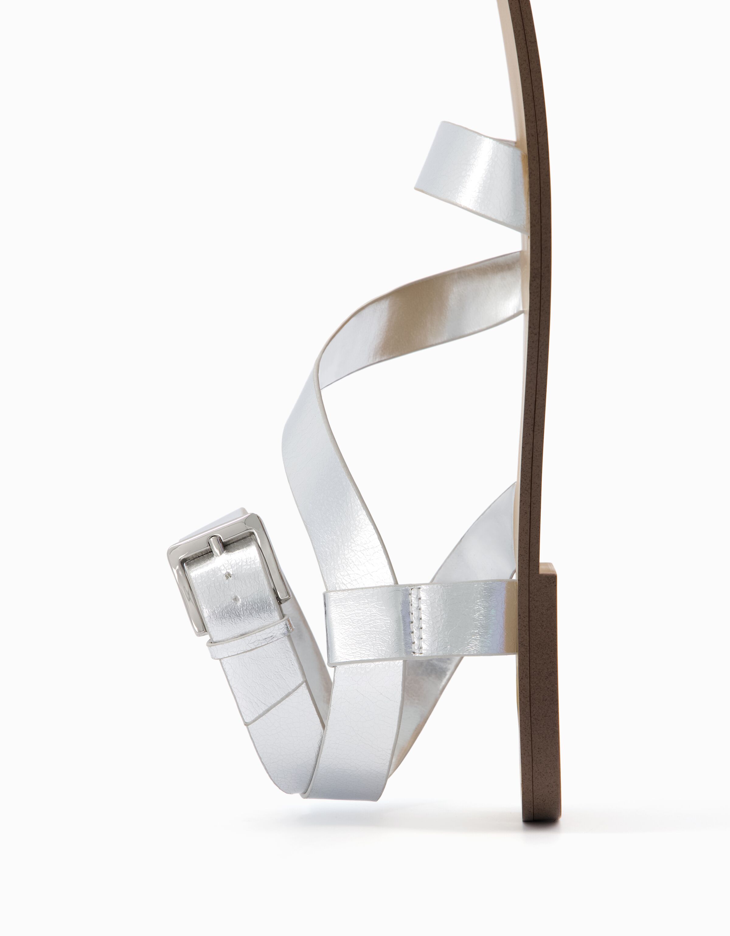 Sandalia plana pulsera