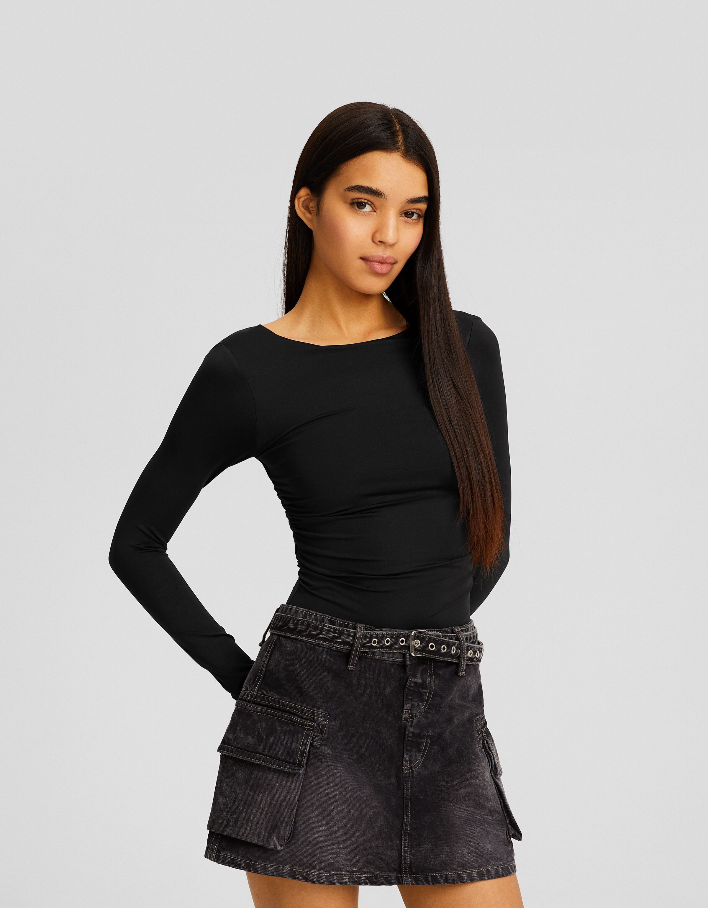 Body manga larga frunce lateral