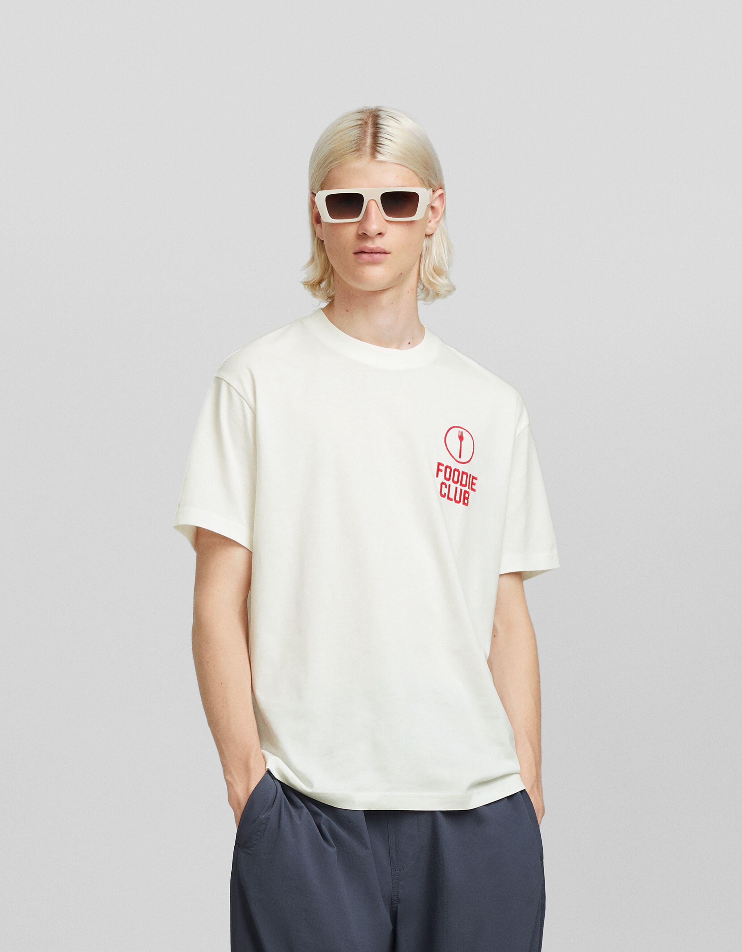 Camiseta manga corta boxy fit detalle bordado