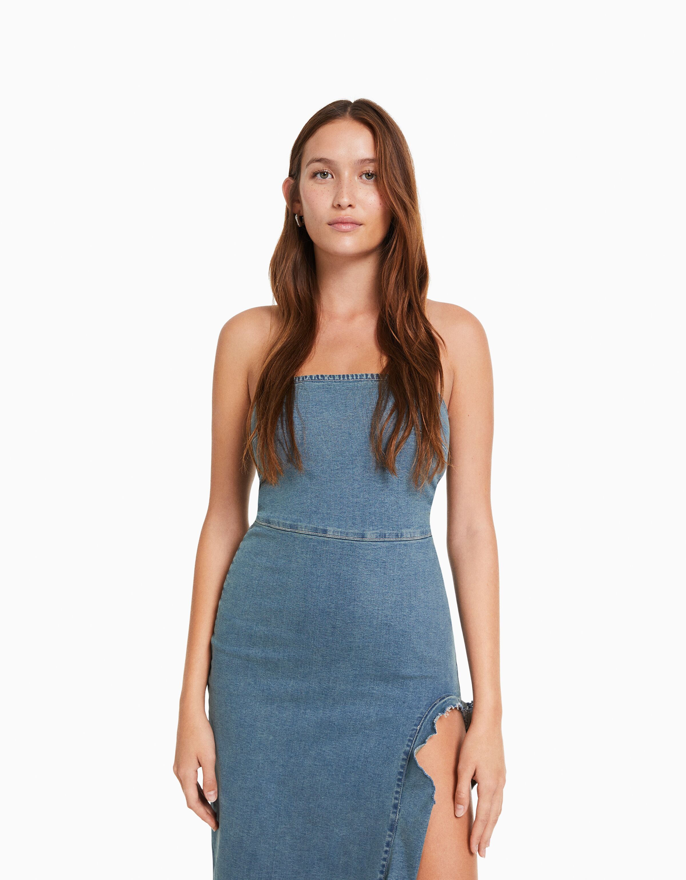 Vestido denim midi bandeau volantes