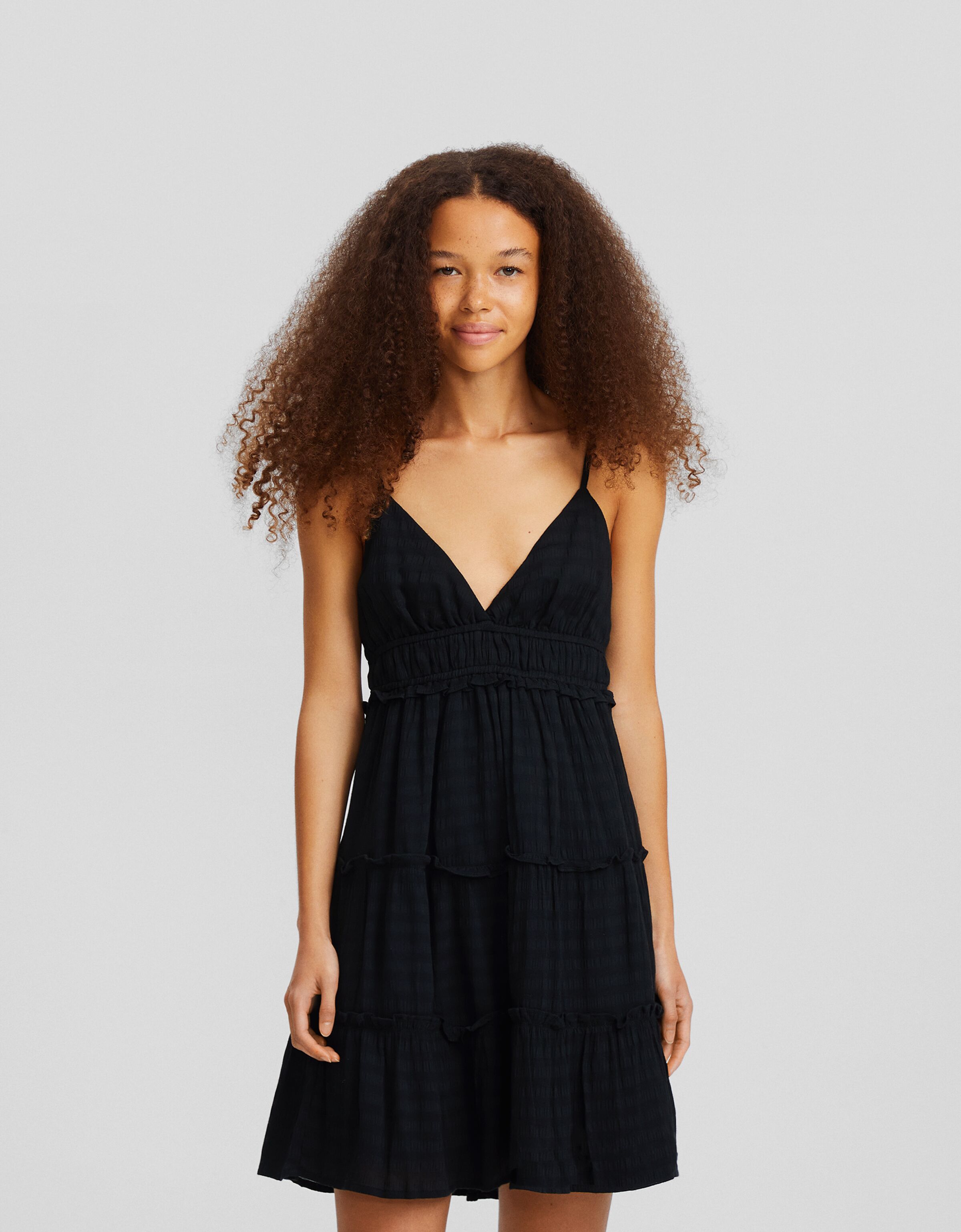 Vestido mini tirantes volantes