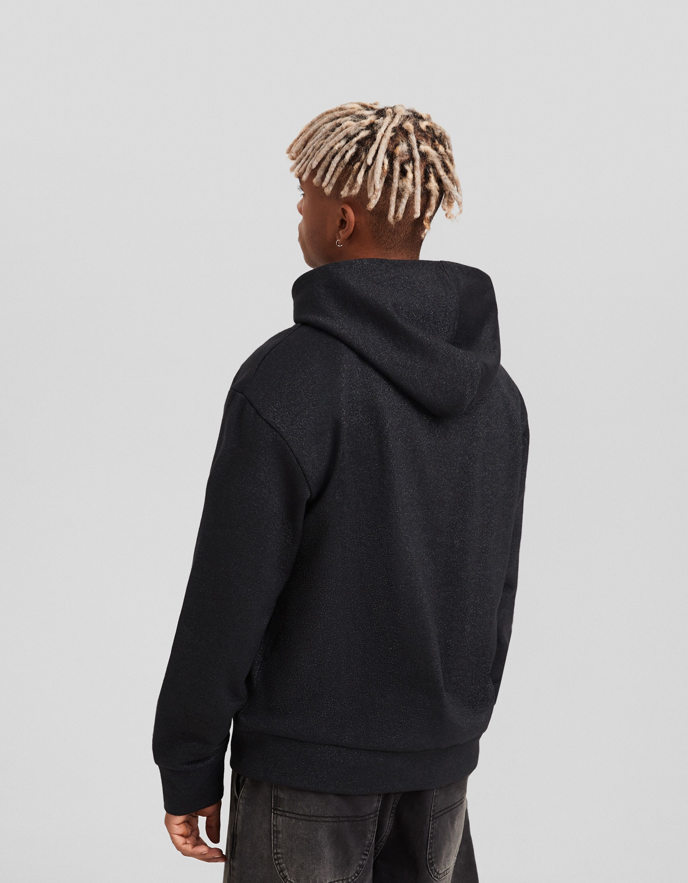 Sudadera capucha print bordado brillo