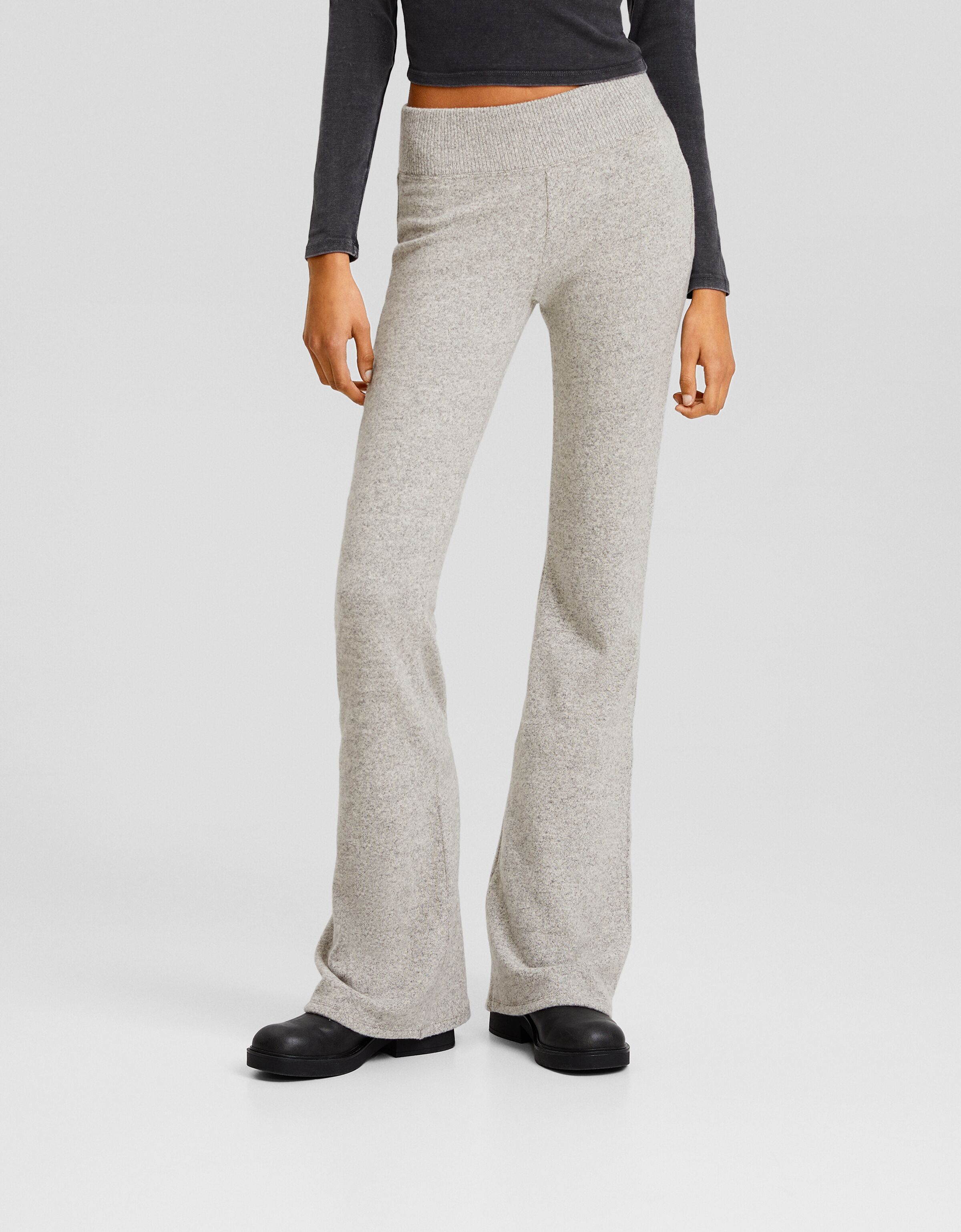 Pantalón flare punto