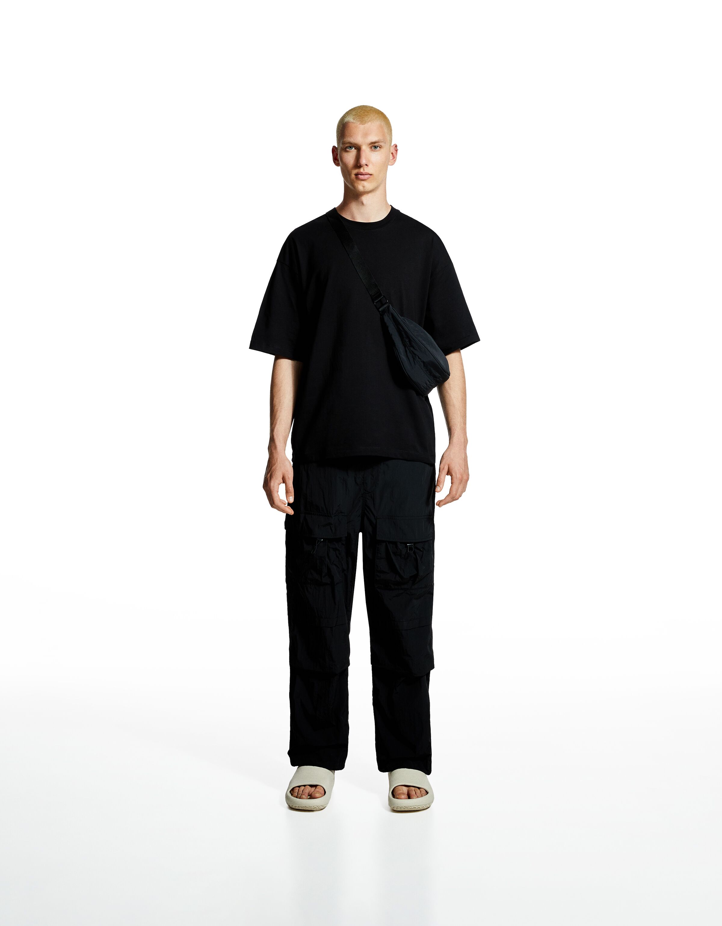 Sandalia plana textura hombre