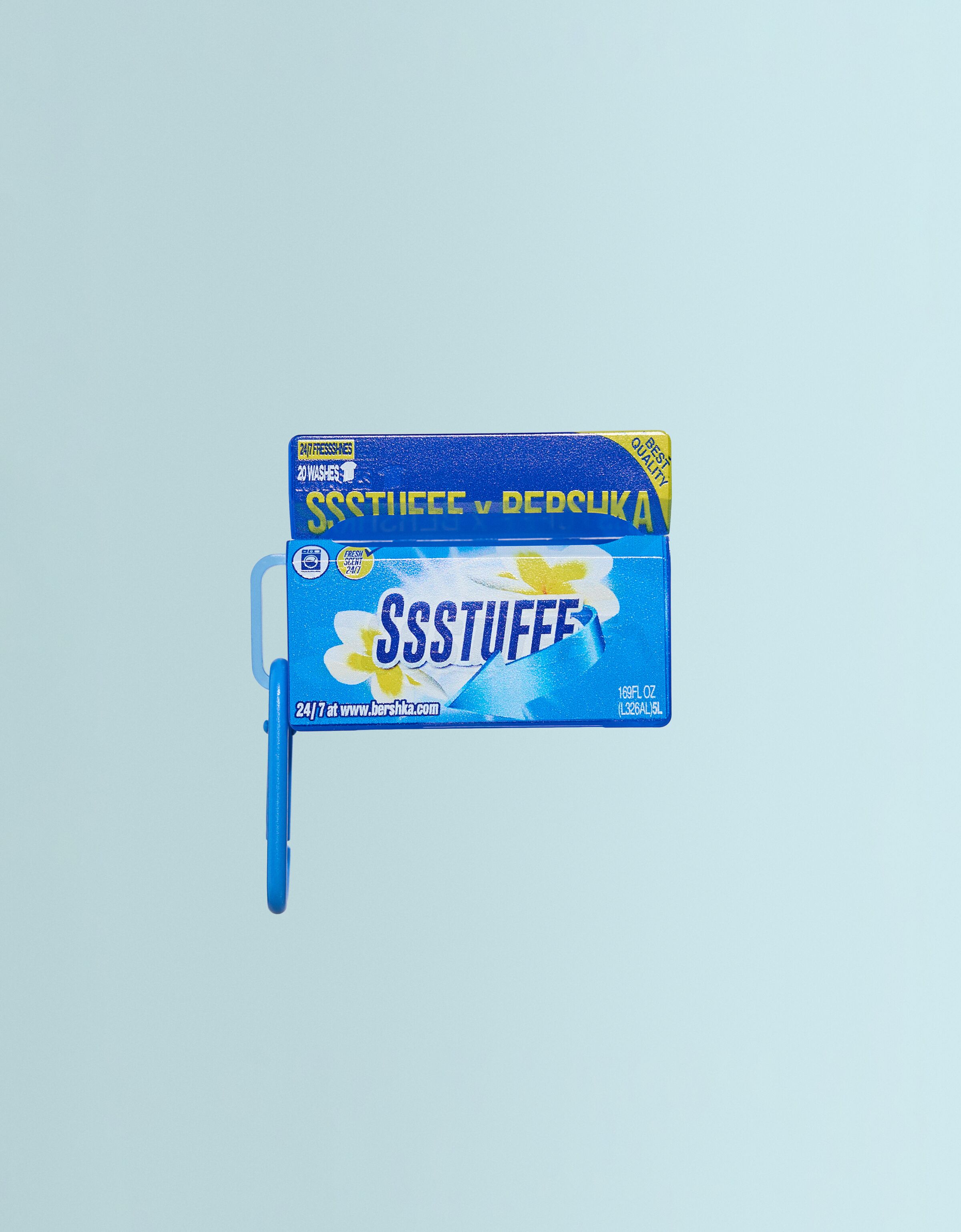 Funda AirPods Pro SSSTUFFF X BERSHKA print