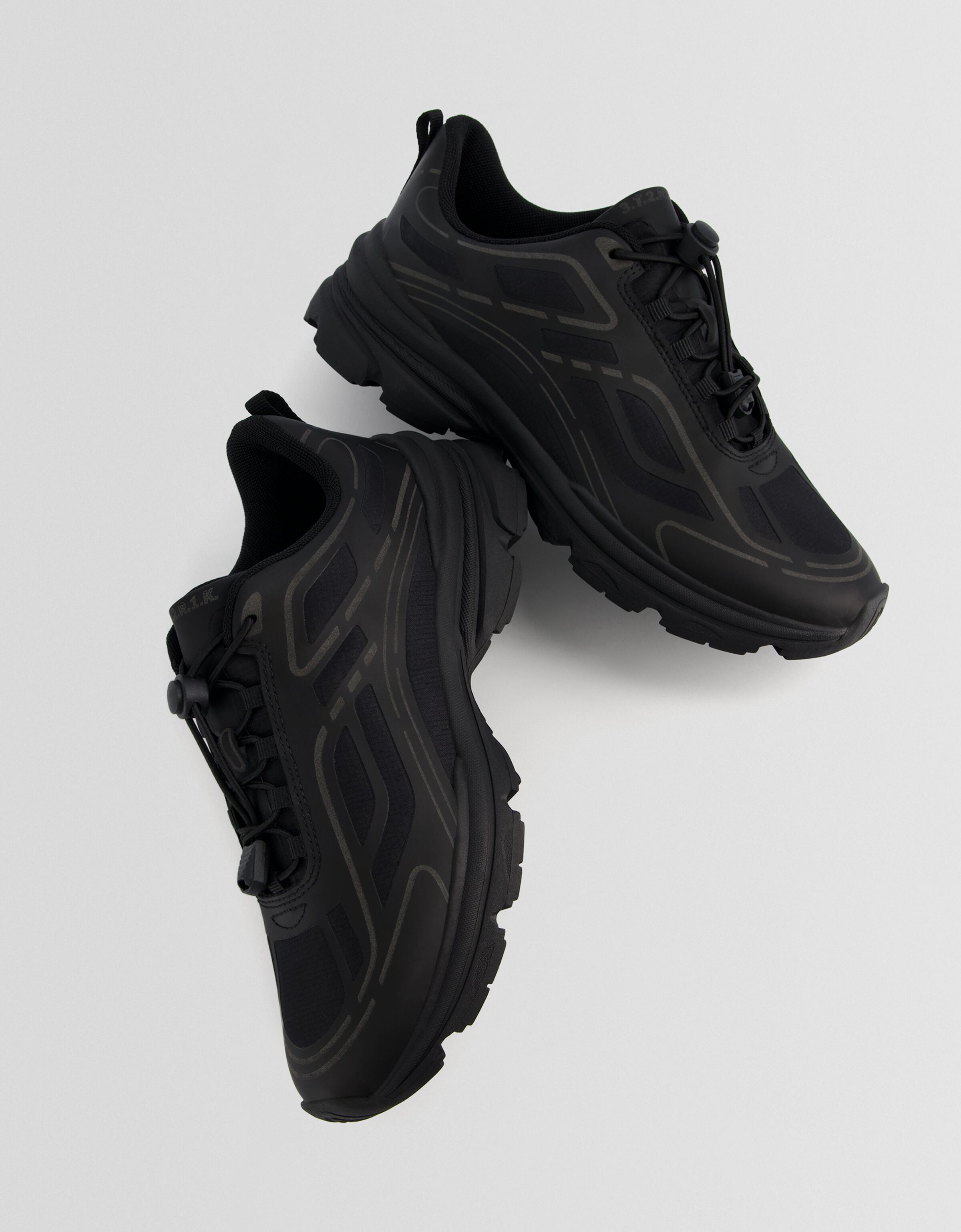 Zapatillas piezas termoselladas con tirador tipo trekking