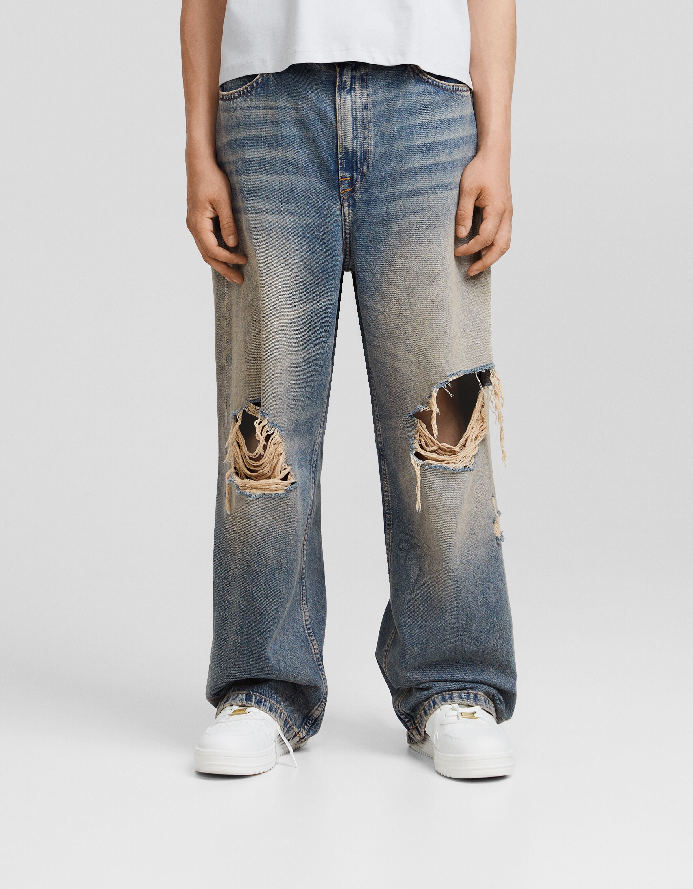 Jeans super baggy efecto lavado rotos