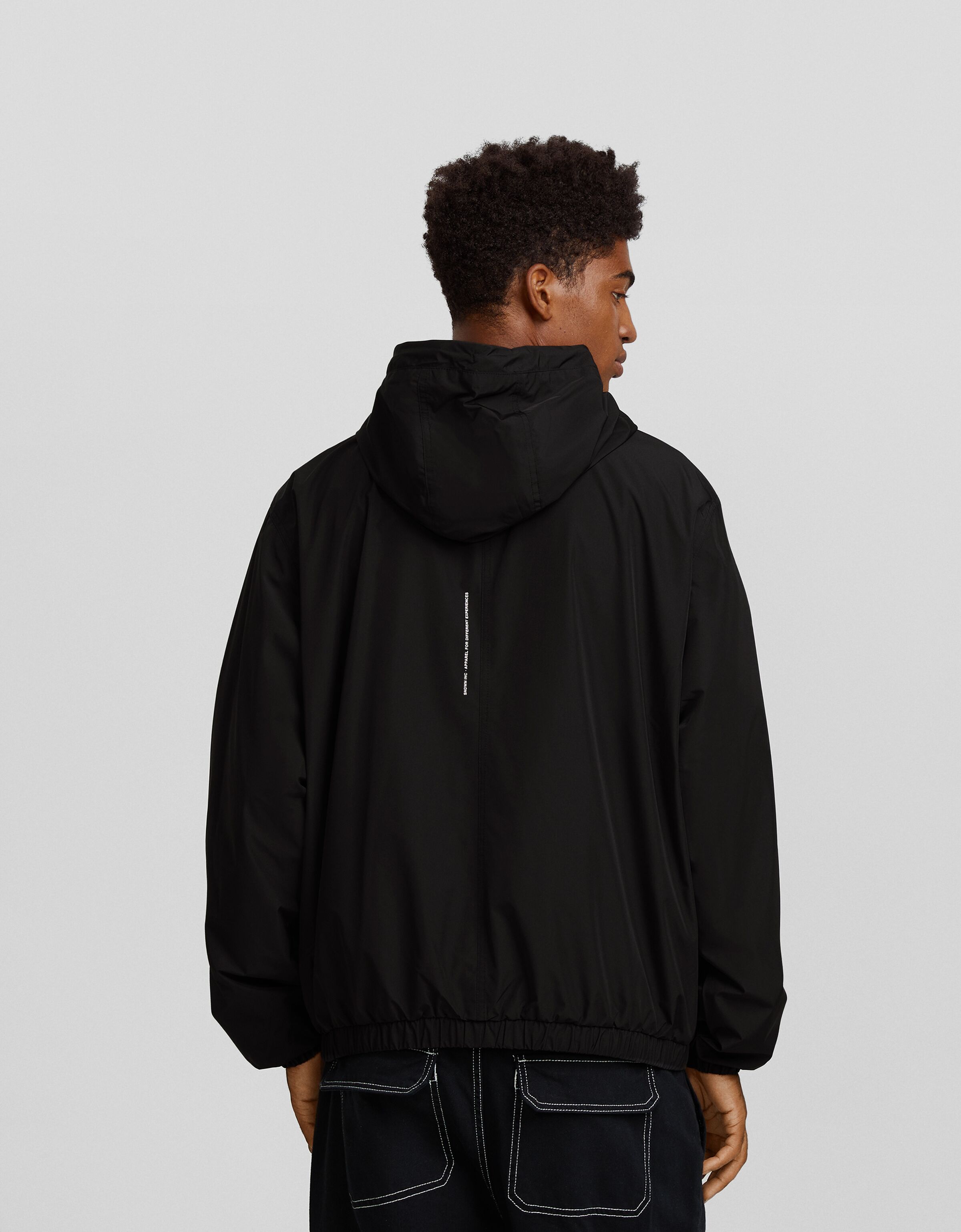 Cazadora capucha ligera