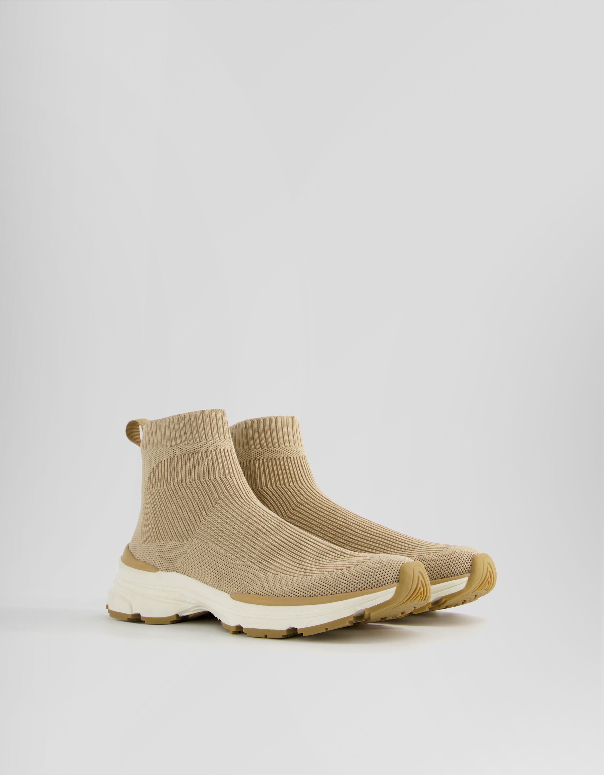 Zapatillas abotinadas tejido knit