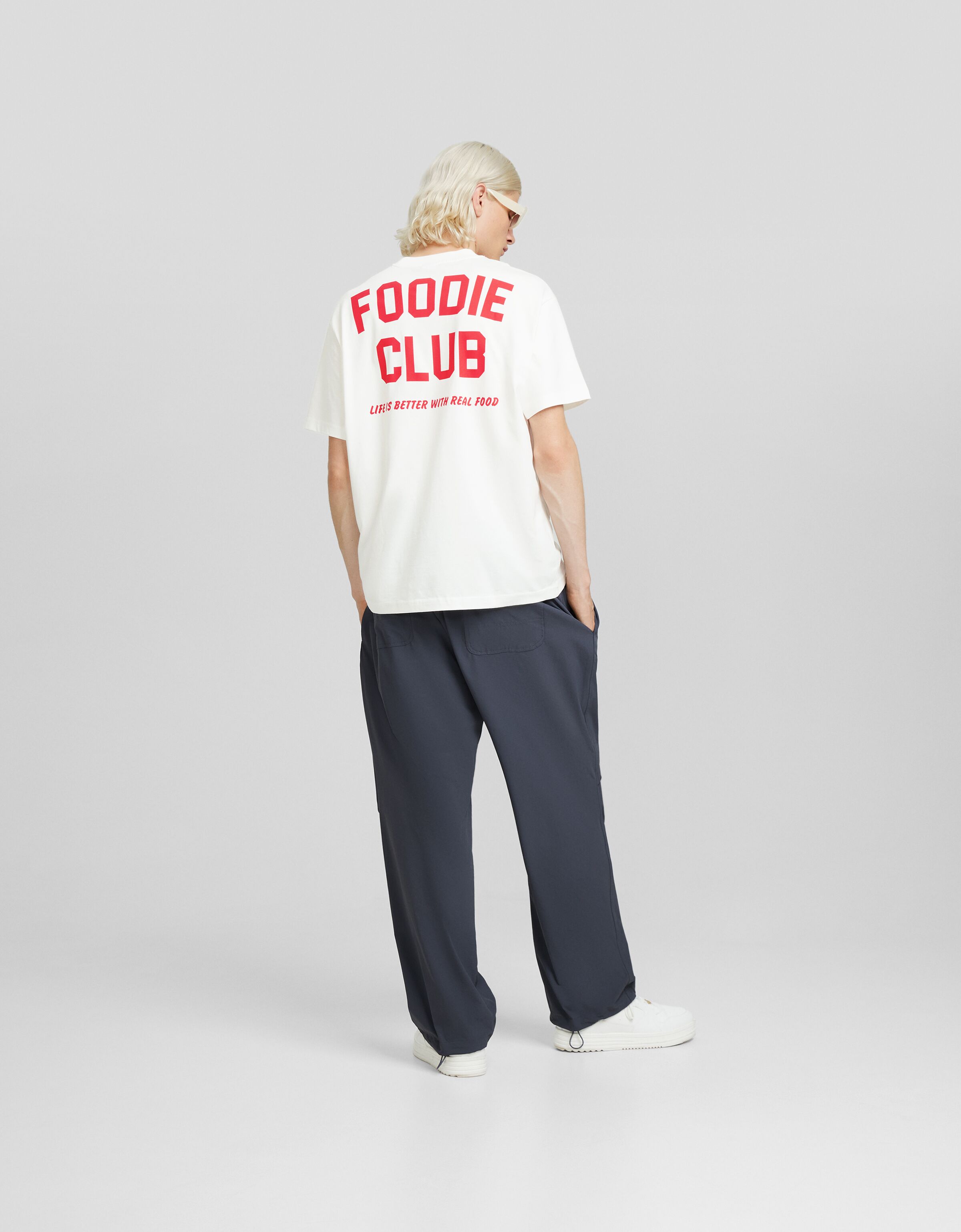 Camiseta manga corta boxy fit detalle bordado