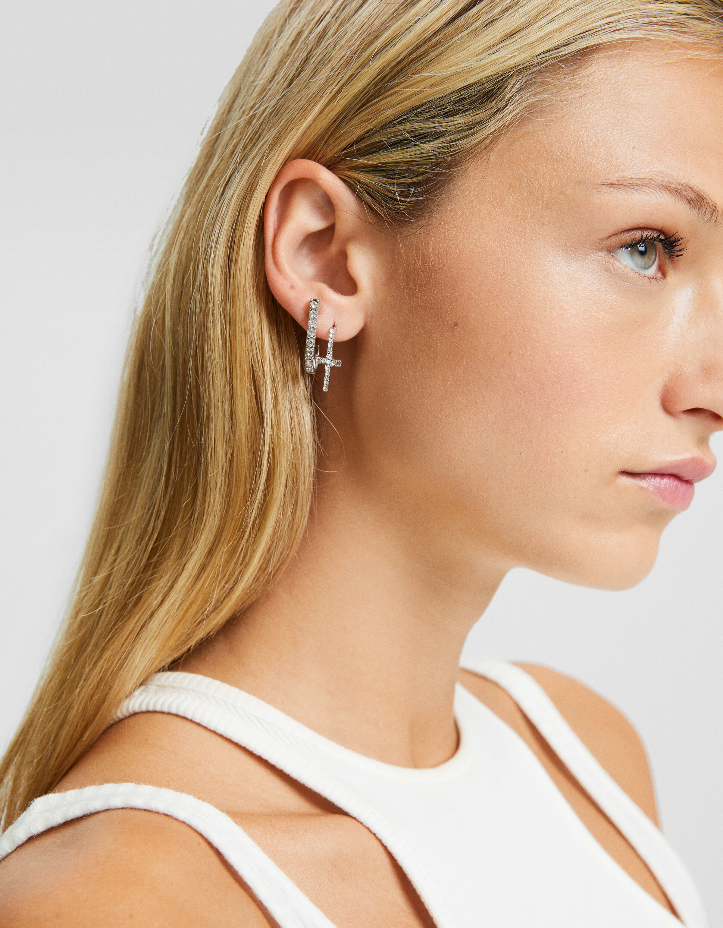 Set 8 pendientes aros cruz pedrería