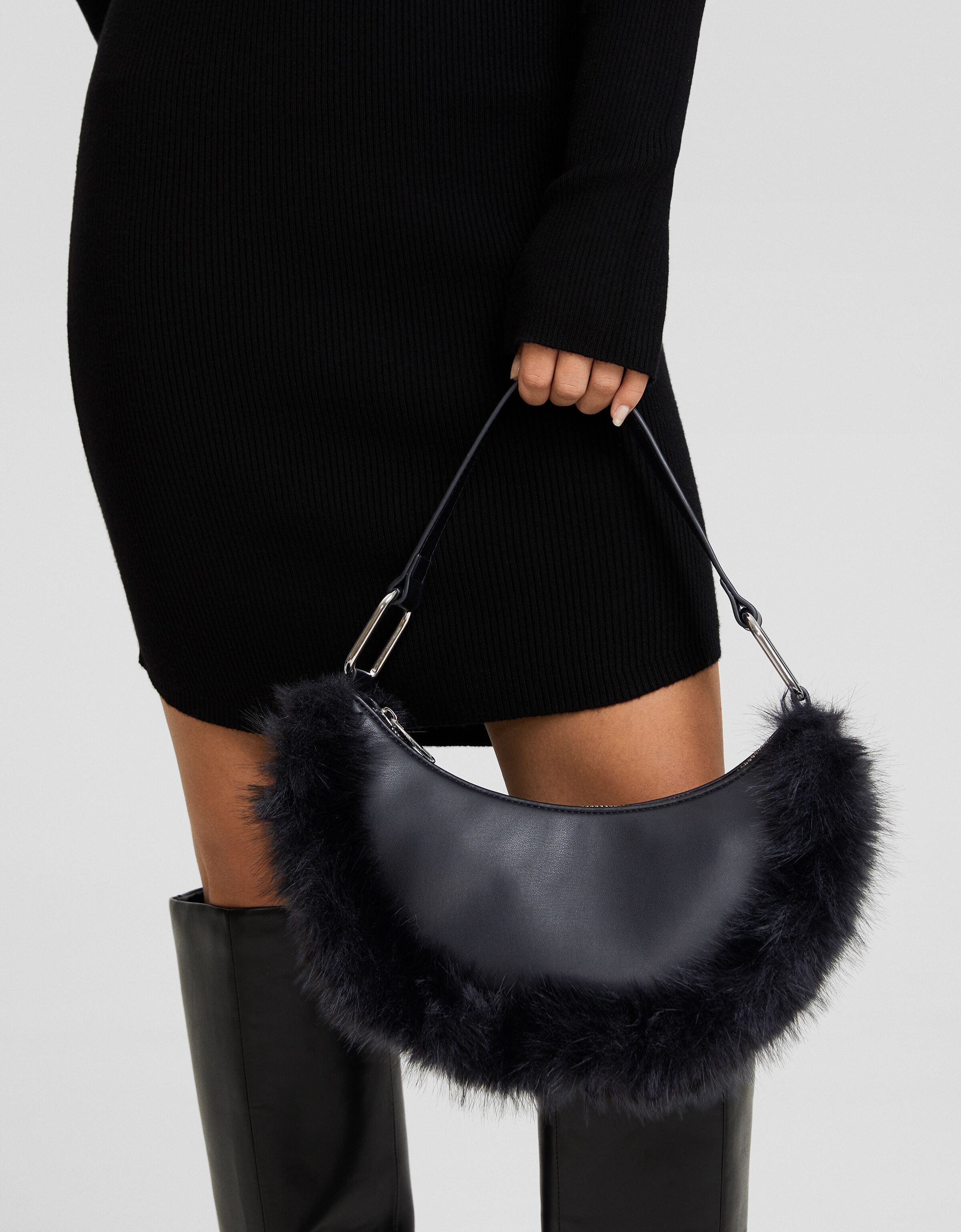 Bolso de hombro detalle pelo