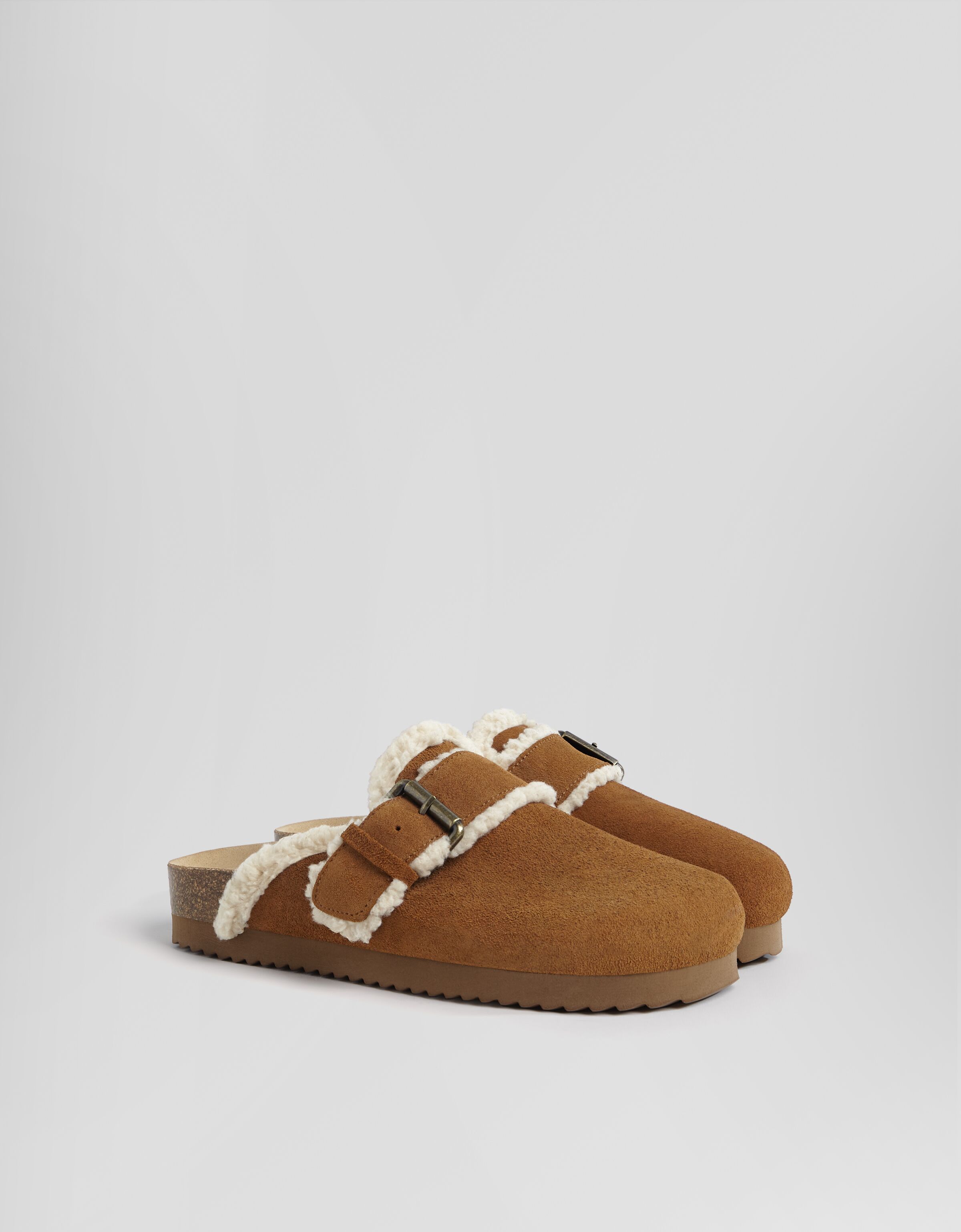 Zueco PIEL borreguillo hebilla